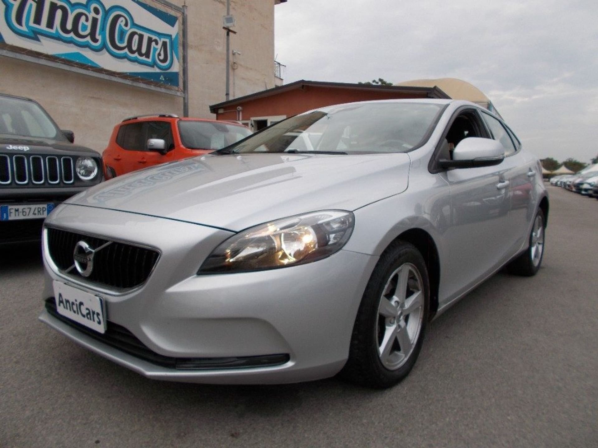 Volvo V40