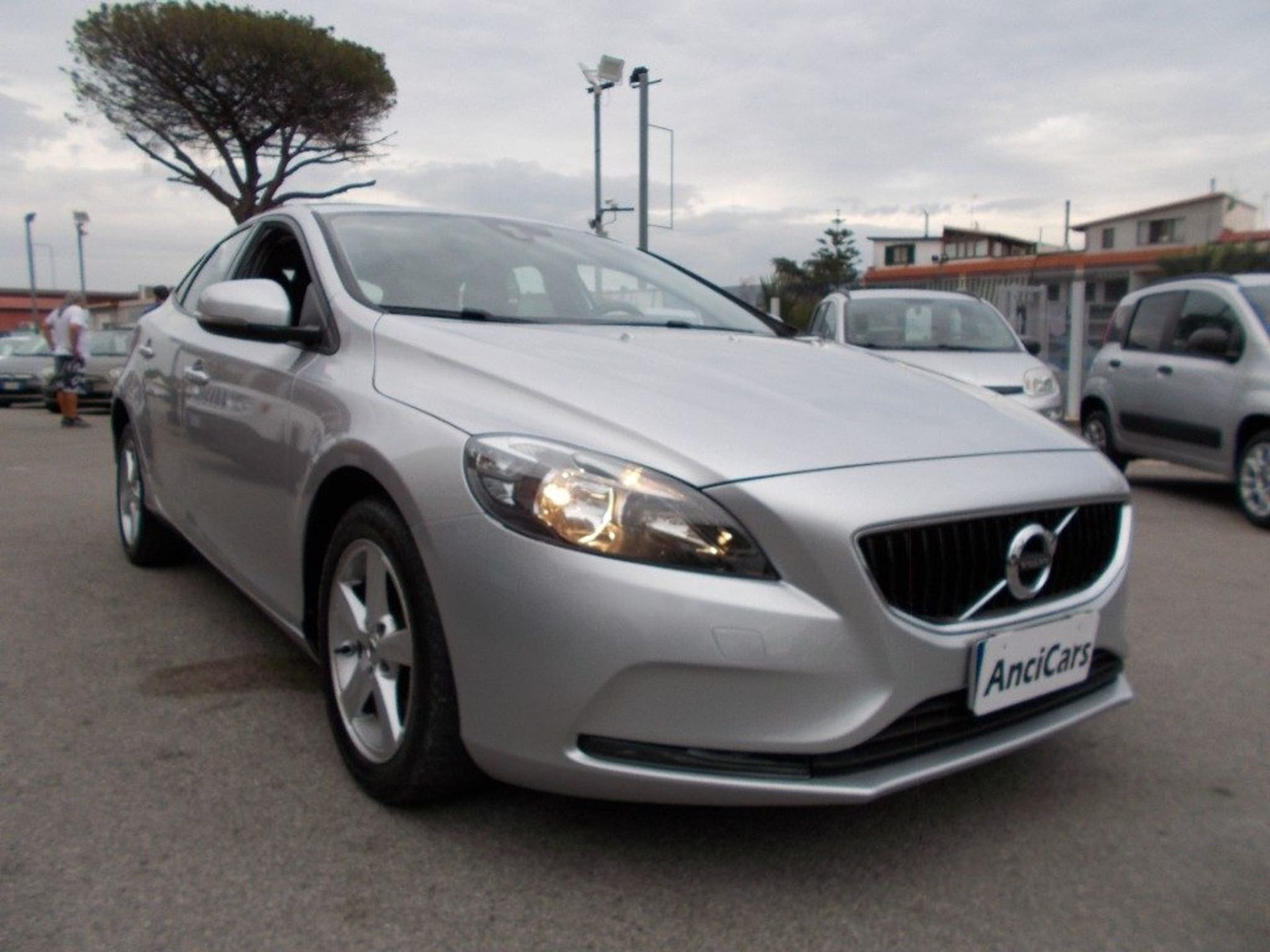 Volvo V40