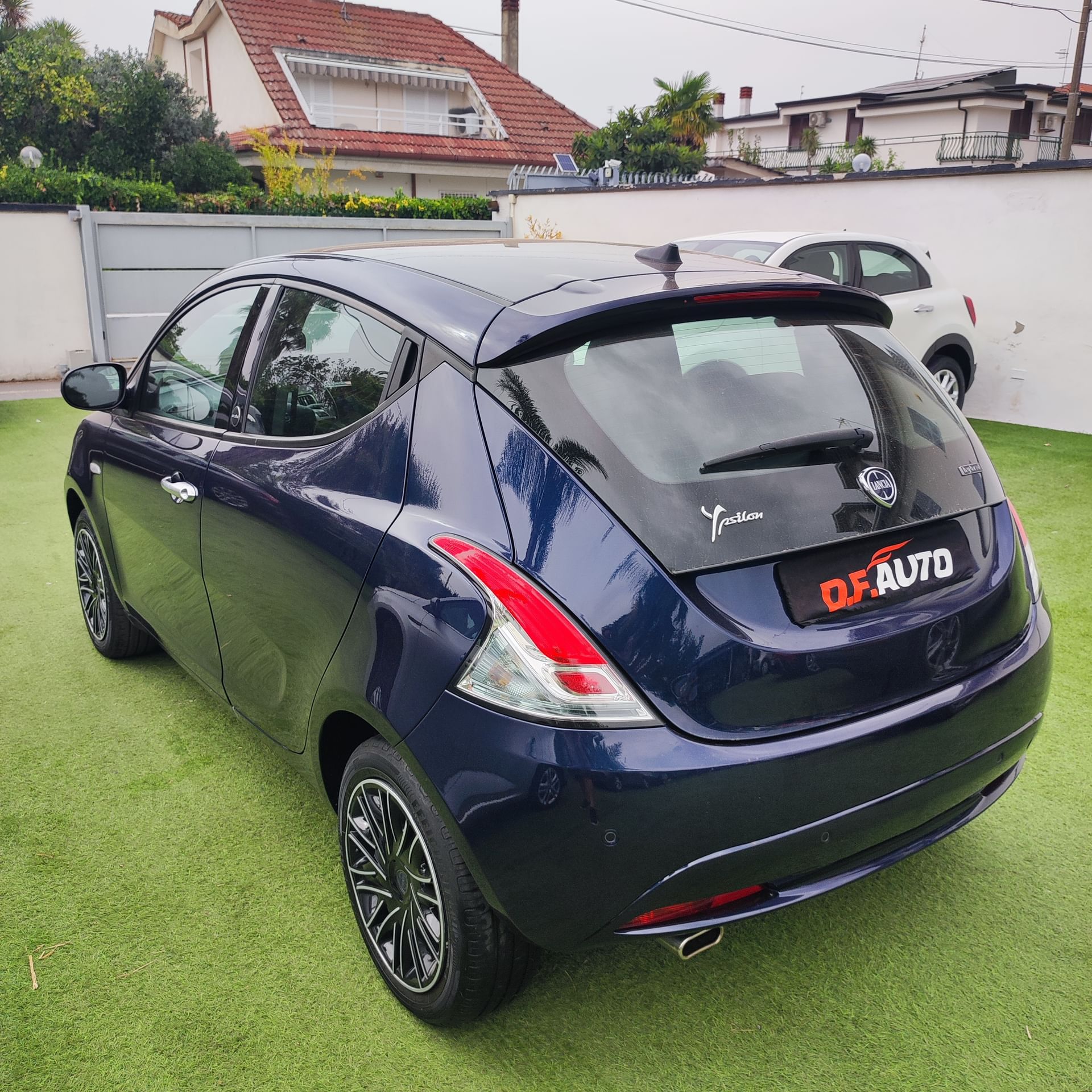 Lancia Ypsilon