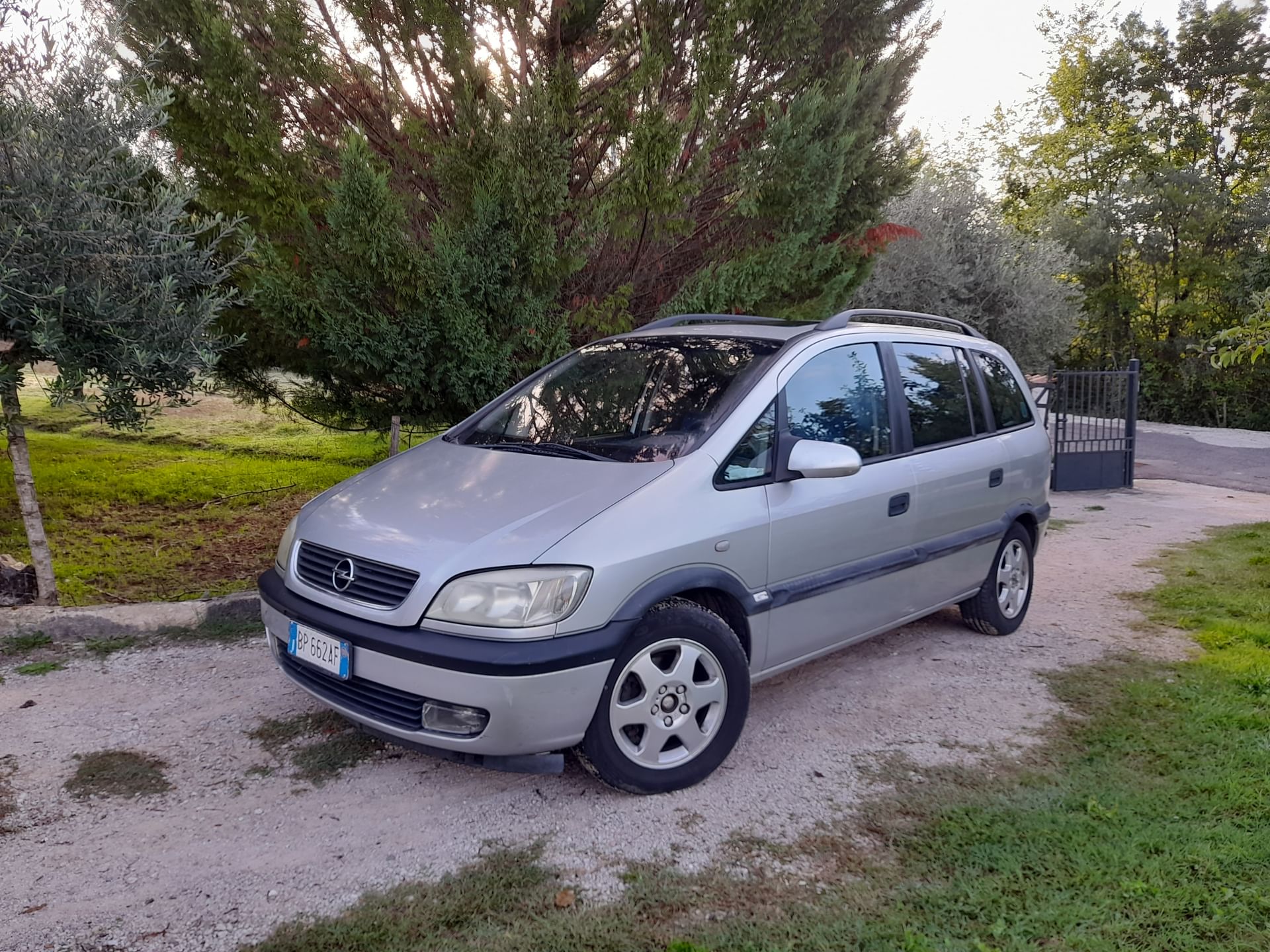 Opel Zafira 2.0 16V DTI