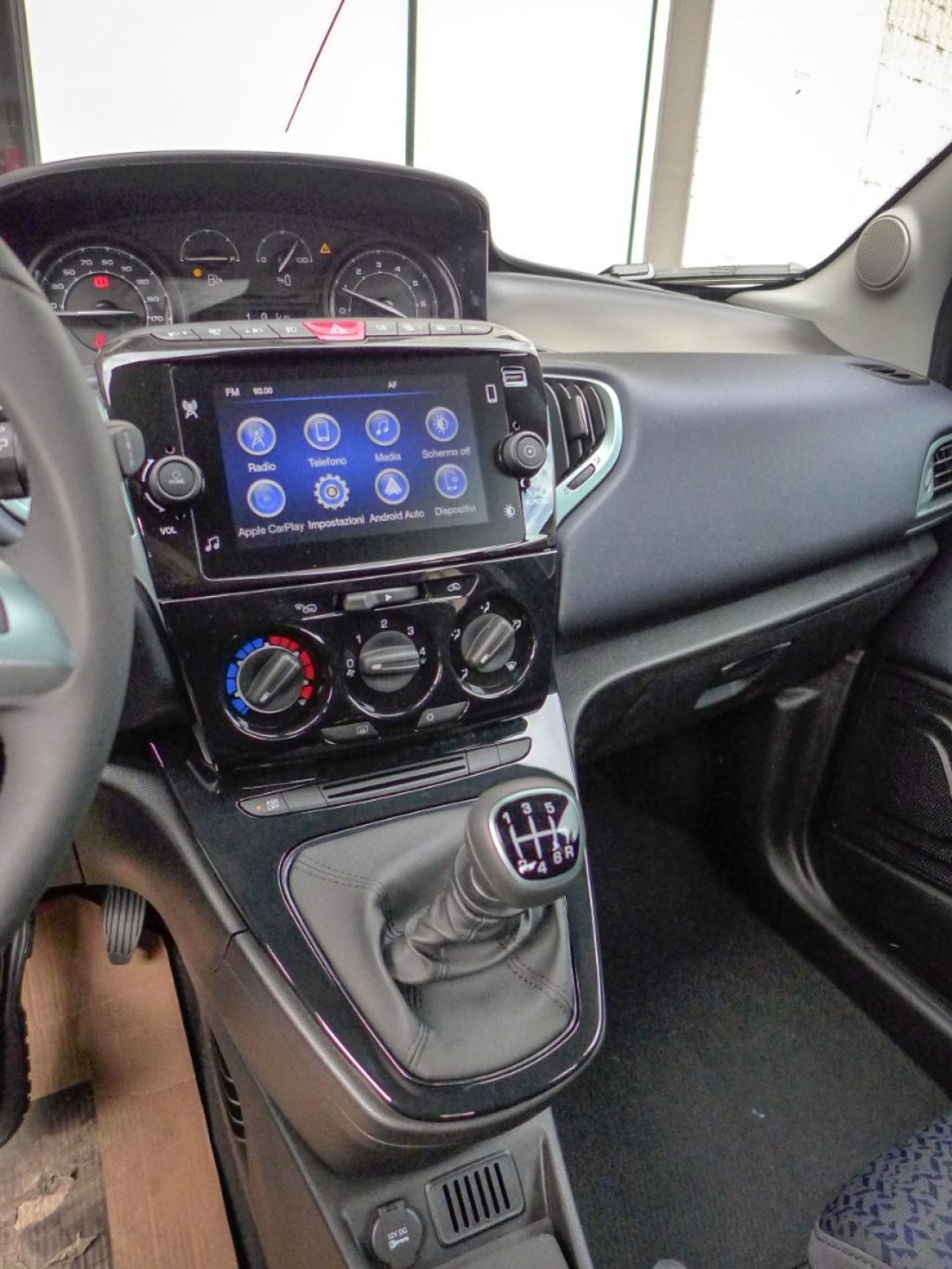 Lancia Ypsilon