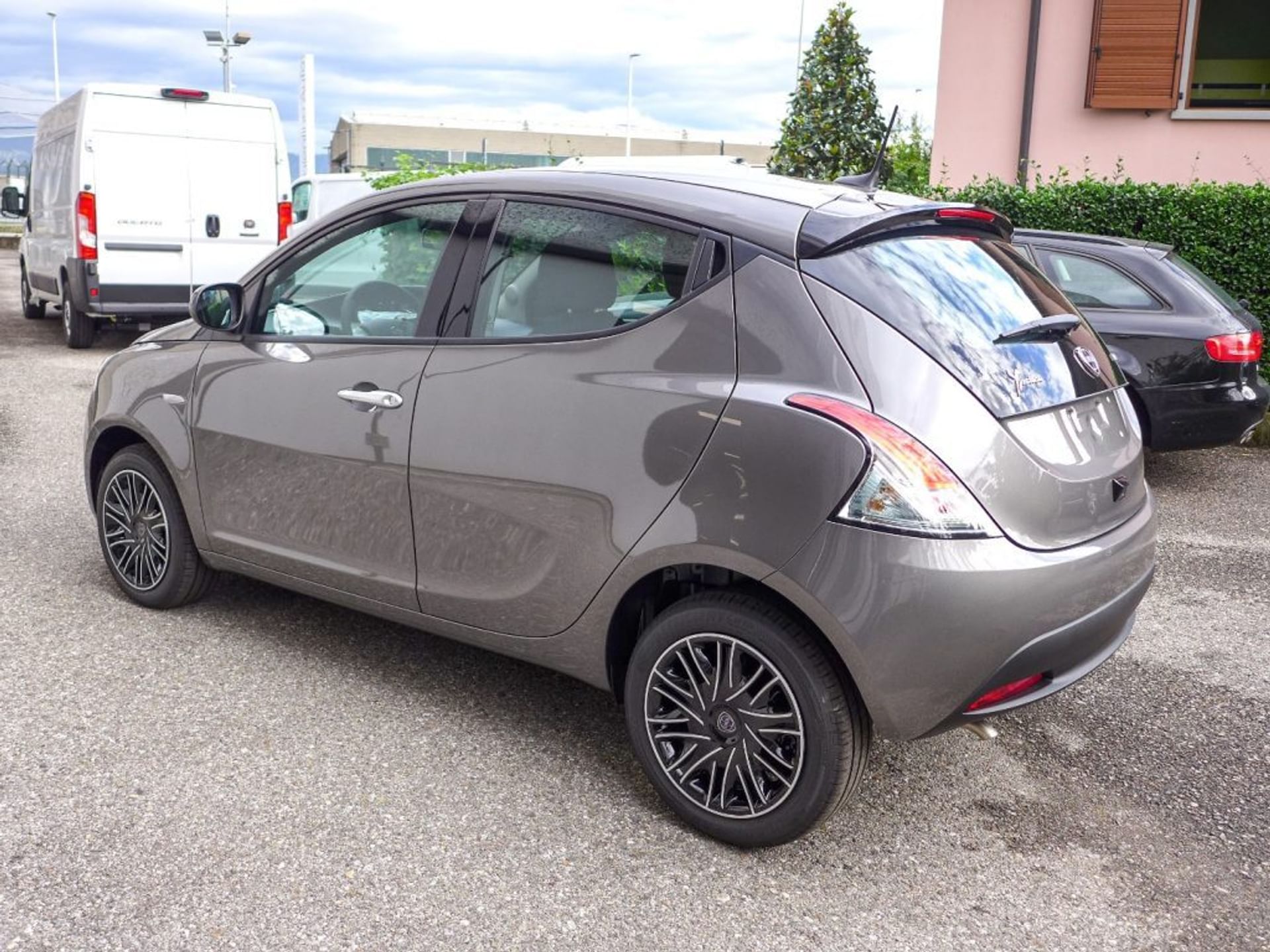 Lancia Ypsilon