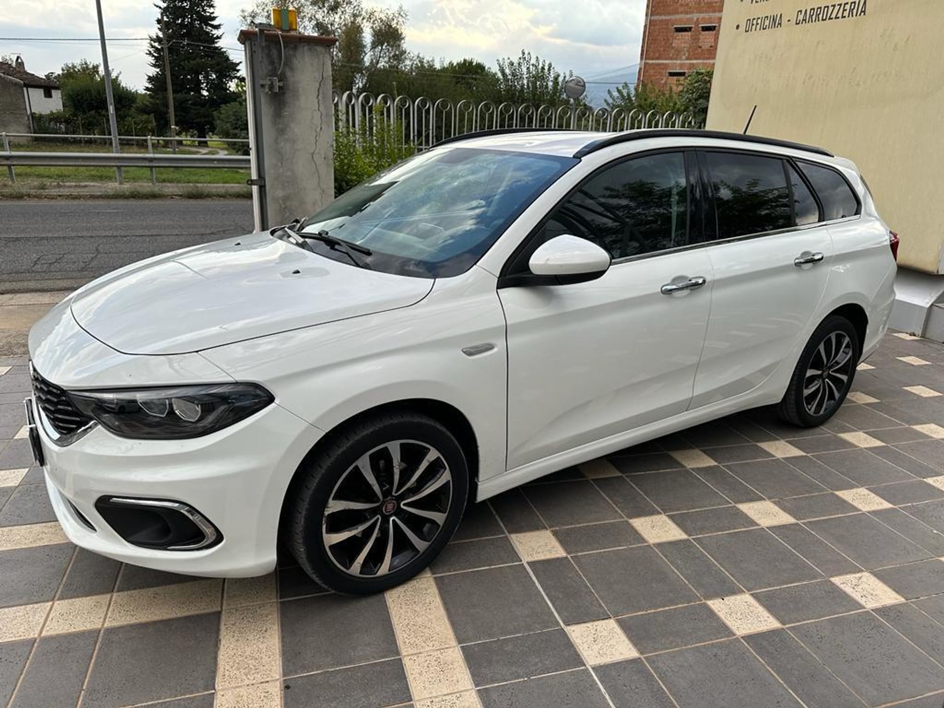 Fiat Tipo 1.6 Fiat Tipo 1.6 Mjt S&S DCT SW Lounge Usata Diesel con 160.957  km a Castrovillari (CS) - Autosupermarket