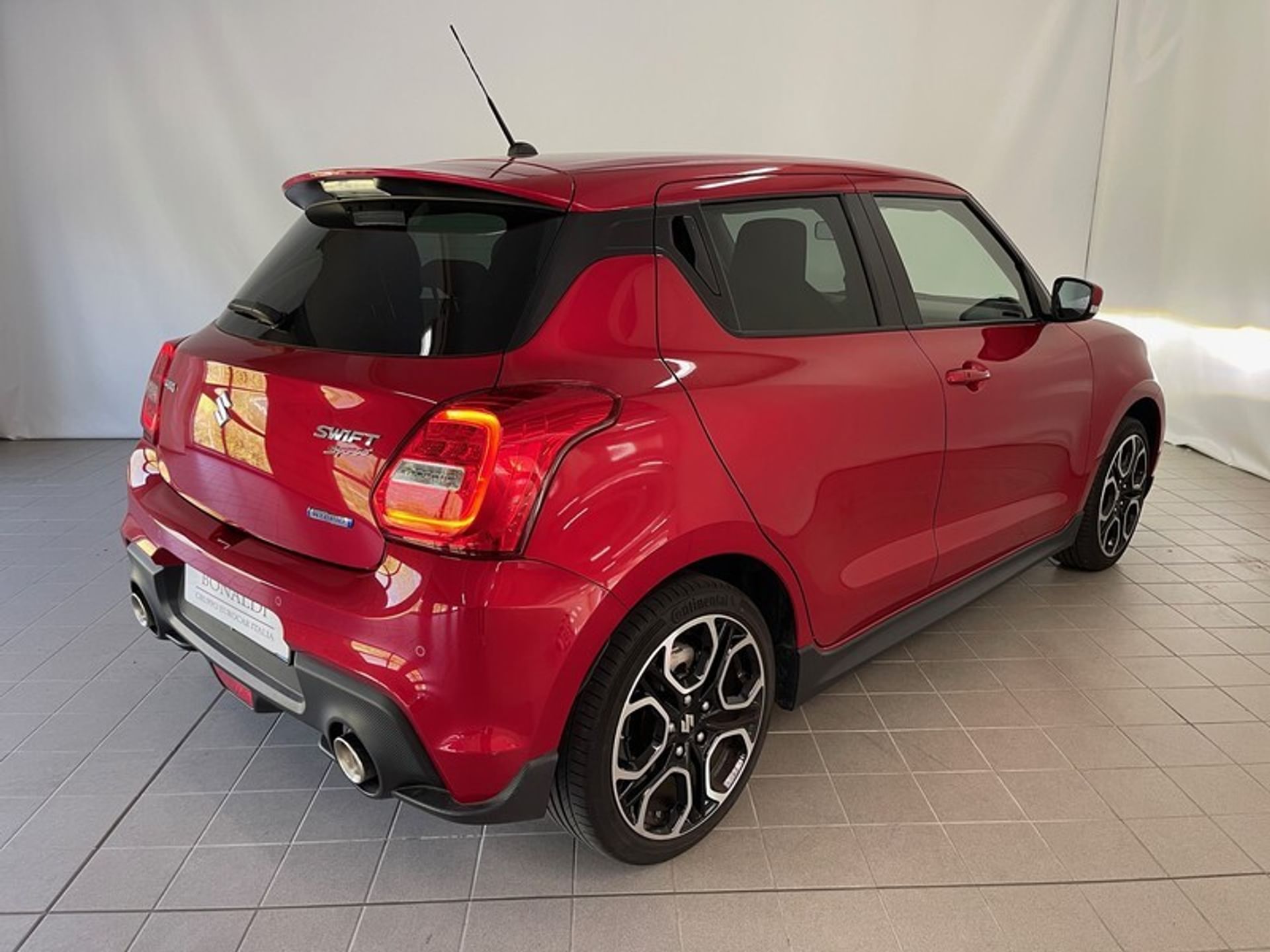 Comprare o acquistare in leasing una Suzuki Swift sia nuova che d'occasione