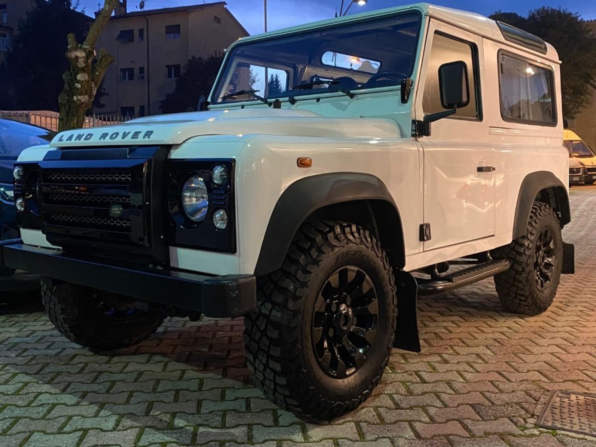 Land Rover Defender