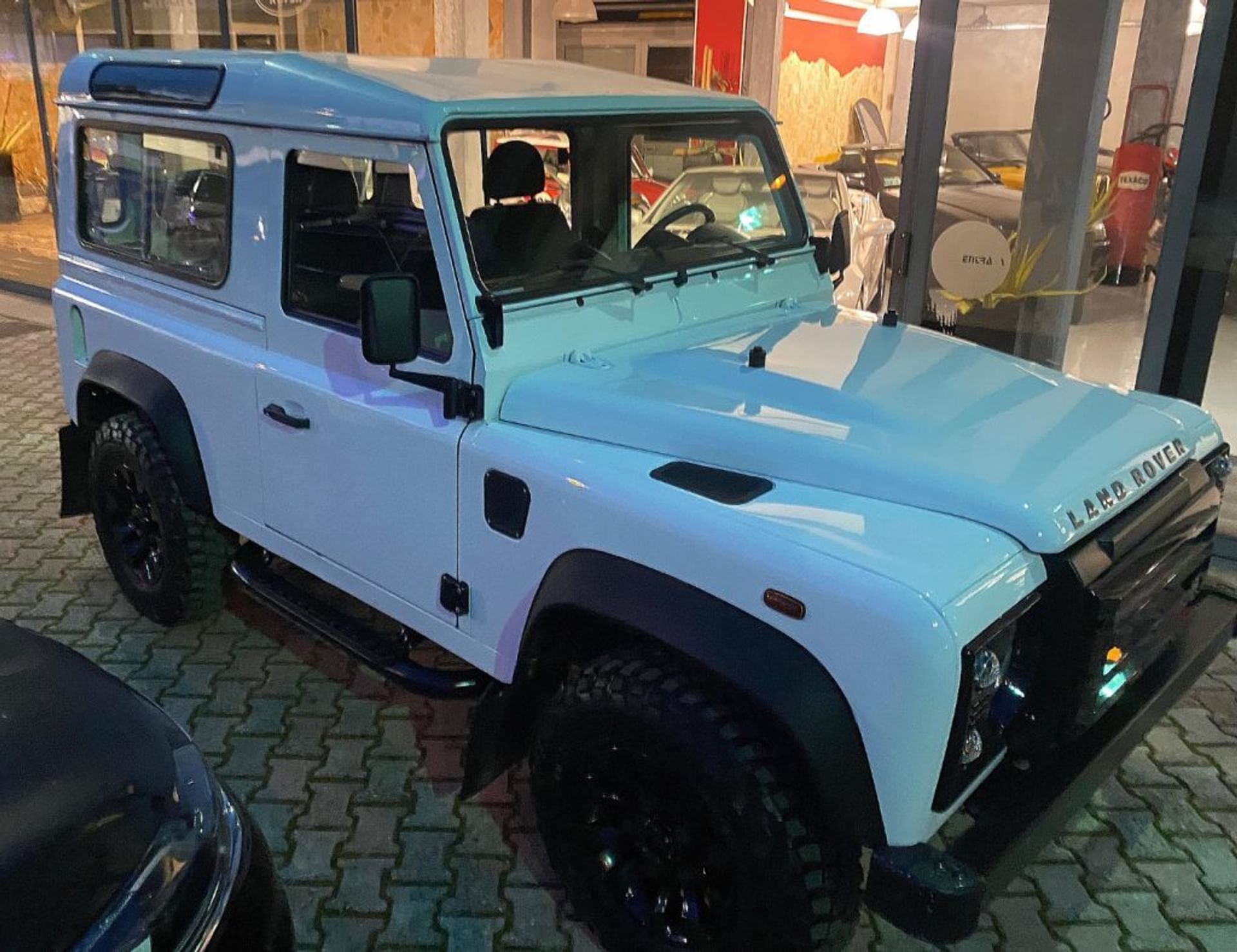 Land Rover Defender