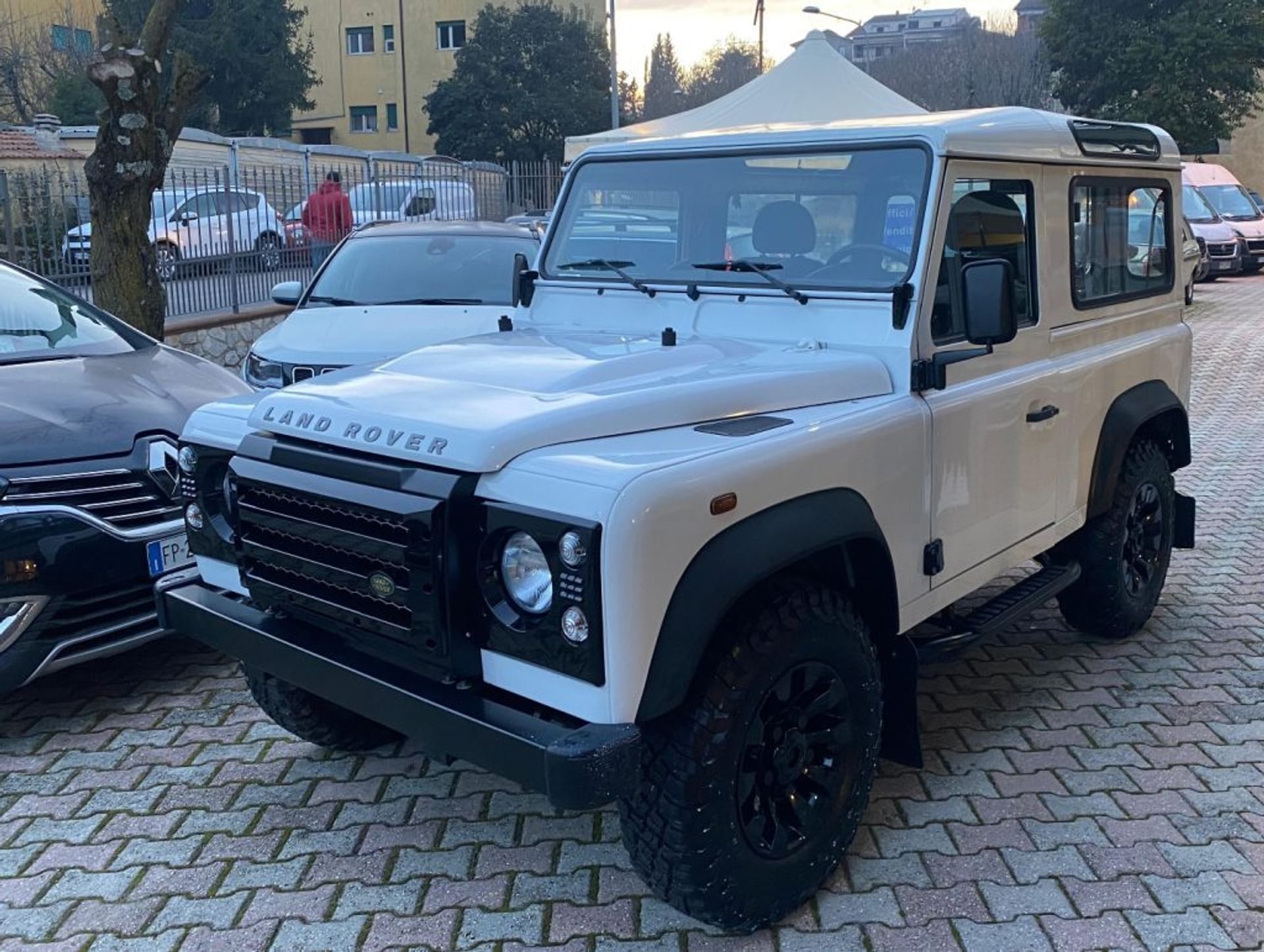 Land Rover Defender