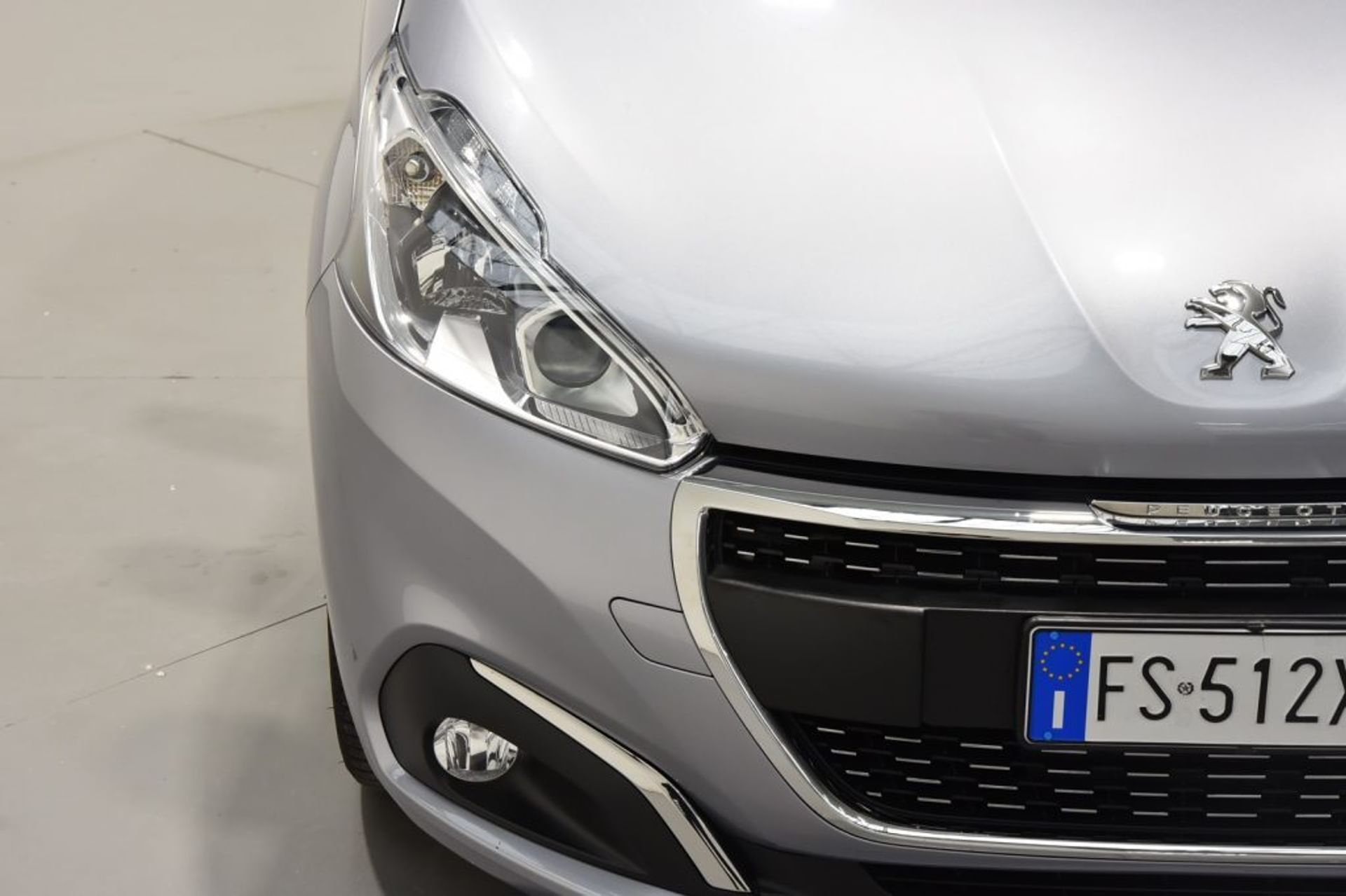 PEUGEOT 208 1.2 puretech 82cv 5 porte signature Usata a Brescia