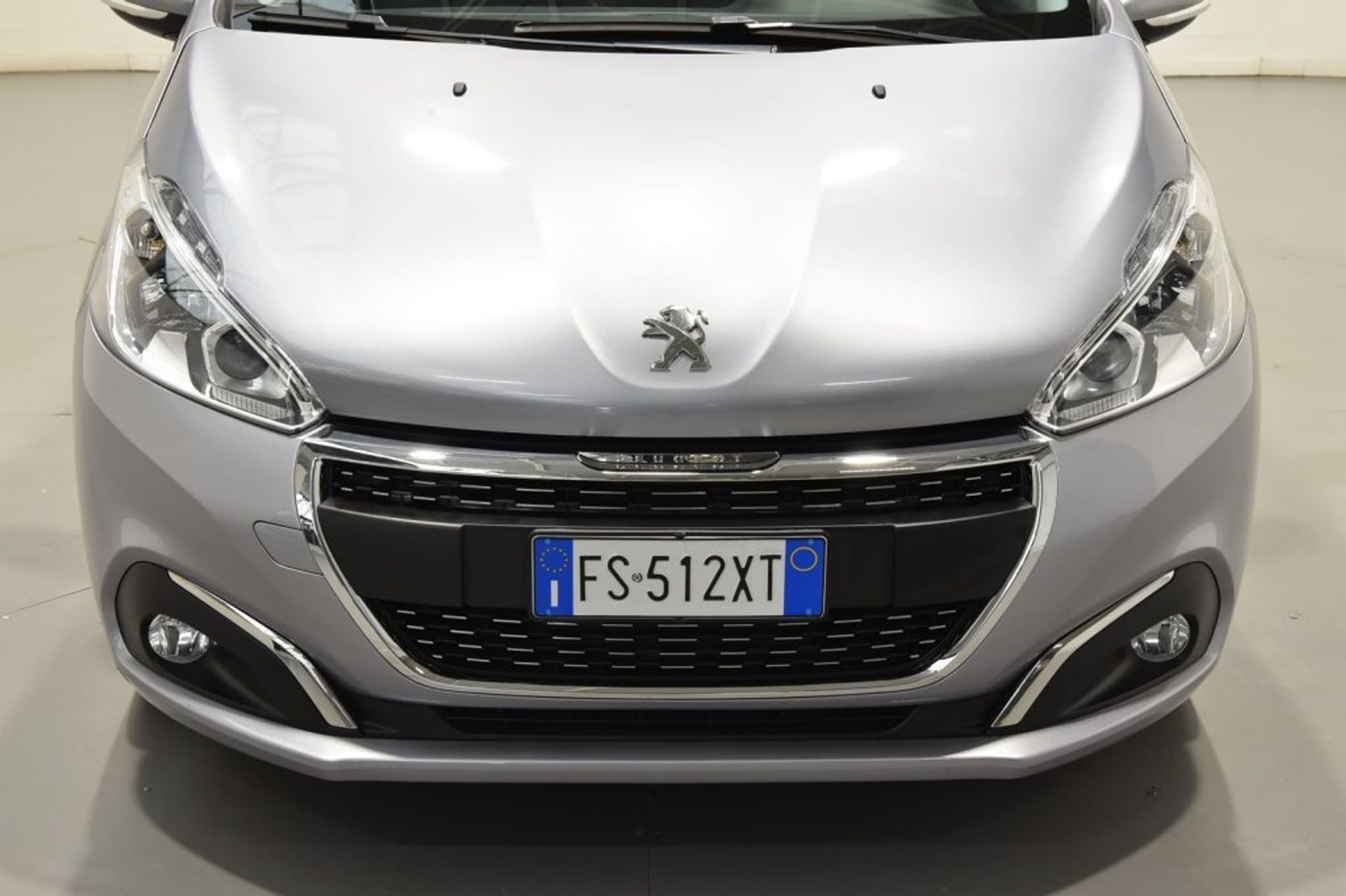 PEUGEOT 208 1.2 puretech 82cv 5 porte signature Usata a Brescia