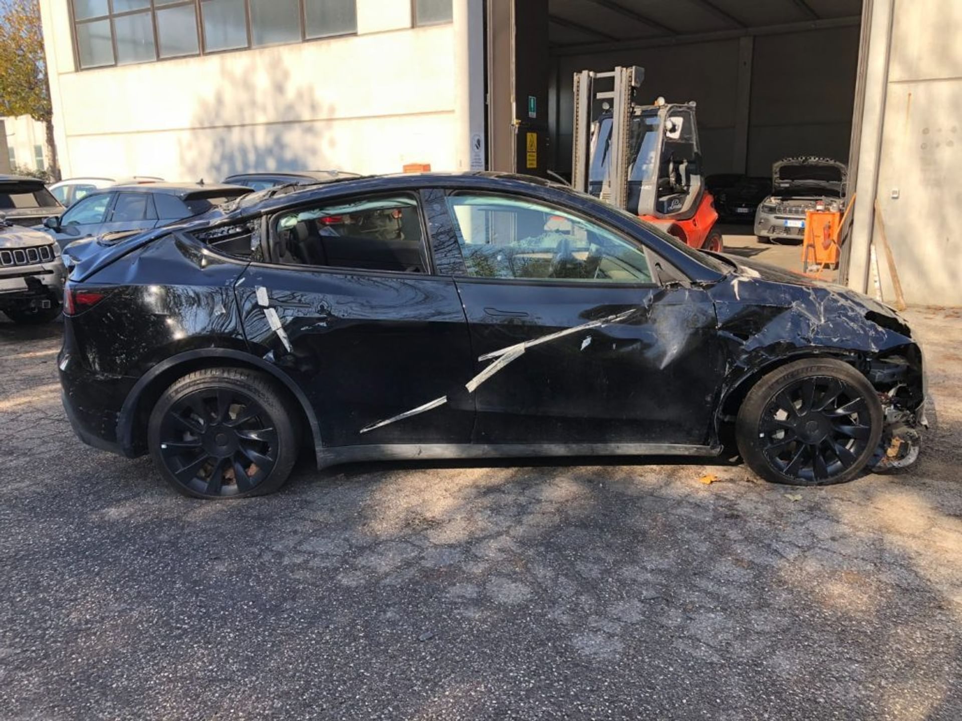 Acquista Tesla Model Y usate - Autosupermarket