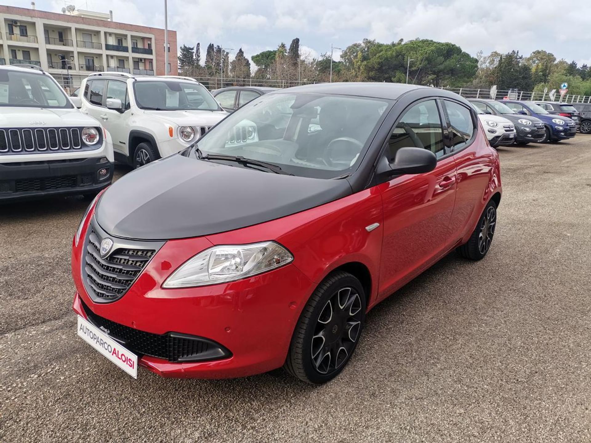 Lancia Ypsilon 0.9 TwinAir 0.9 TwinAir 85 CV 5 porte S&S DFN S Momodesign  Usata Benzina con 88.400 km a Lecce (LE) - Autosupermarket