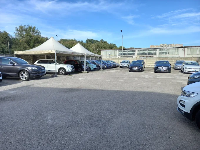 Auto Lombardi