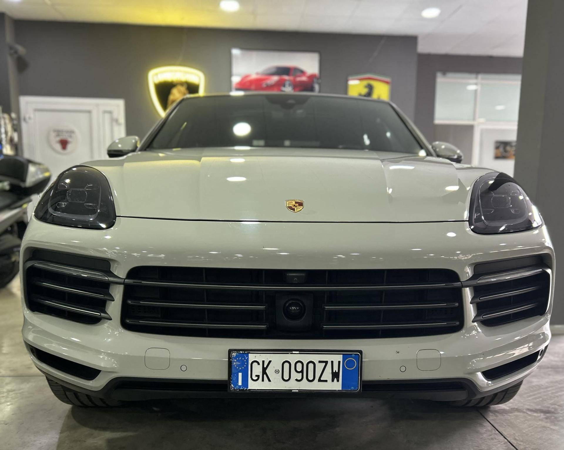Cerca la tua *prossima* auto