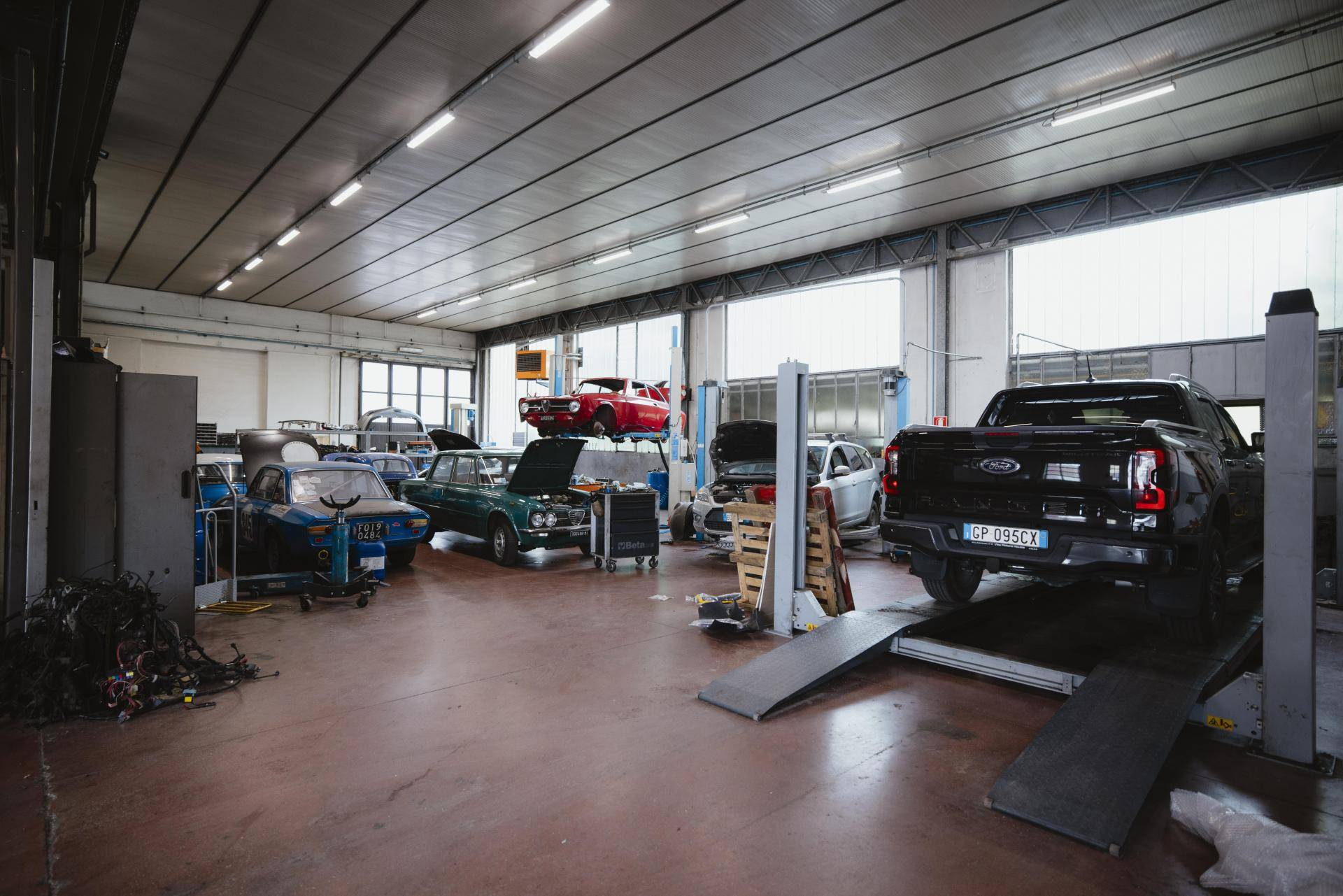 VILLA MOTORS HOUSE SRL