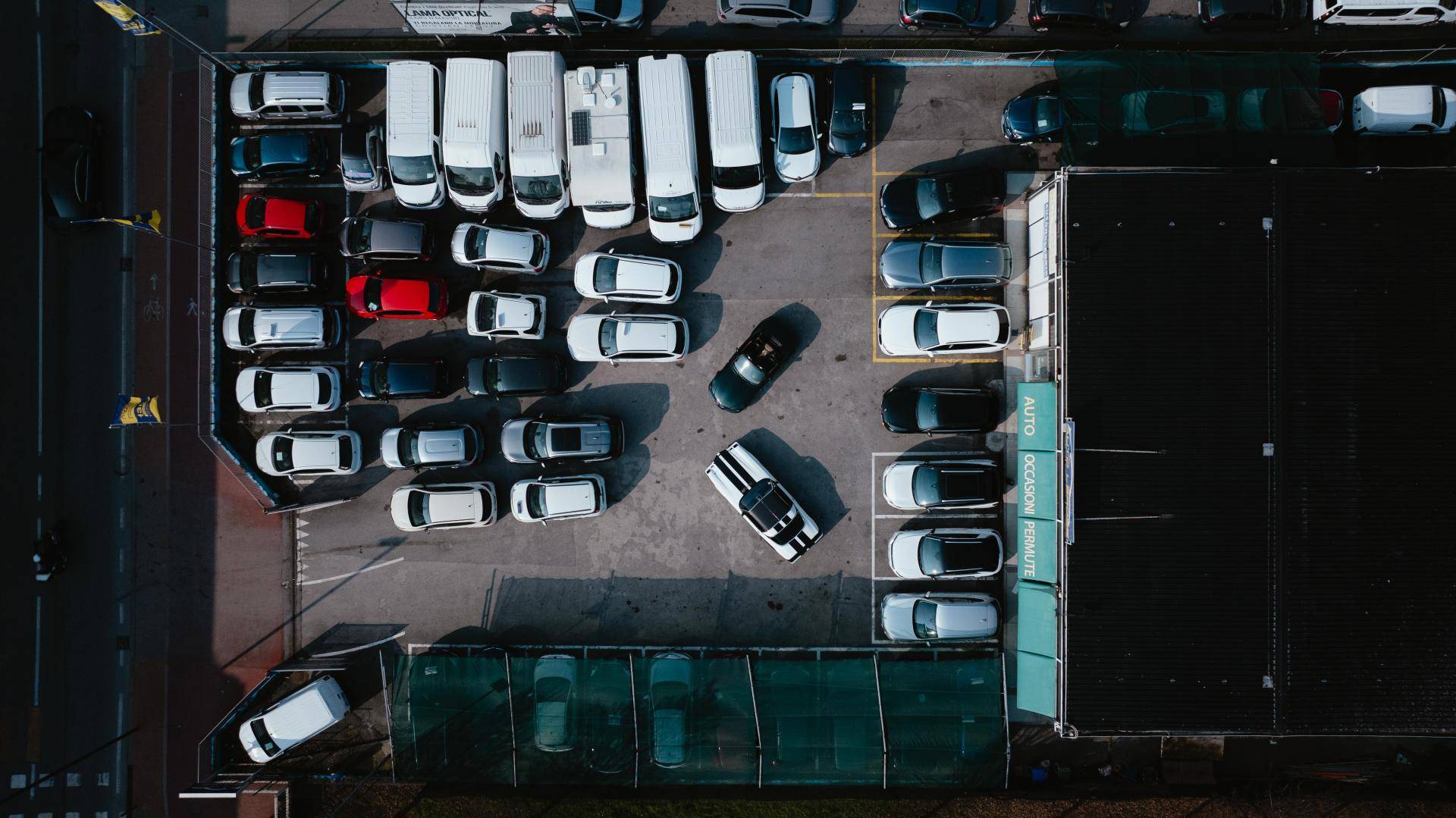 Cerca la tua *prossima* auto