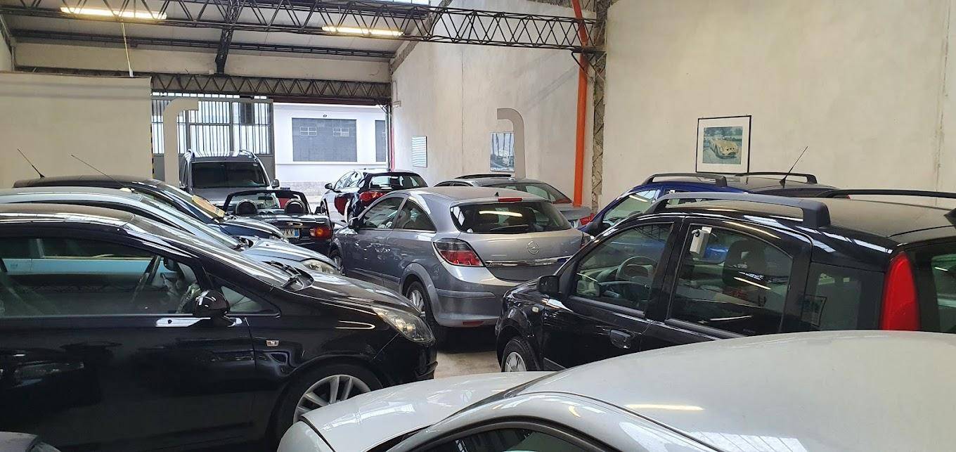 AUTO-COM