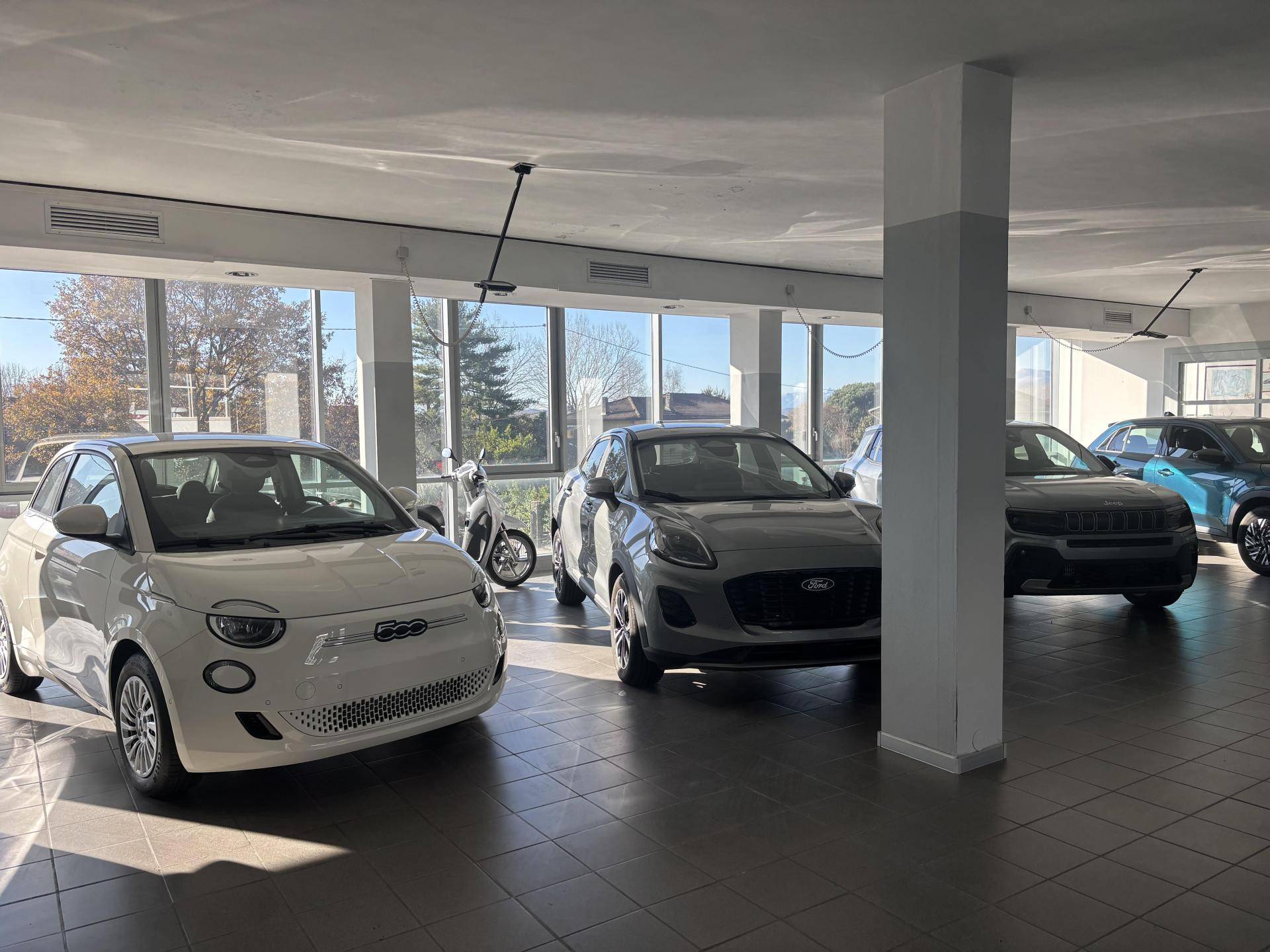 Cerca la tua *prossima* auto