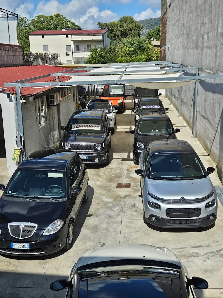 E.R. CAR DI ANNA RUSSO