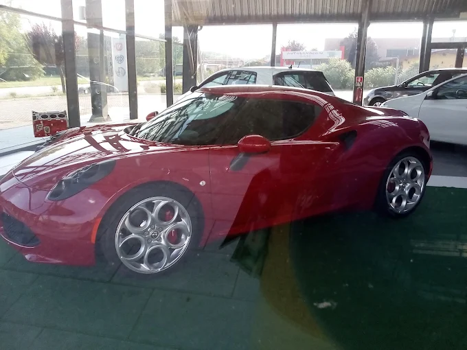 L'HANGAR DELL'AUTO S.R.L.