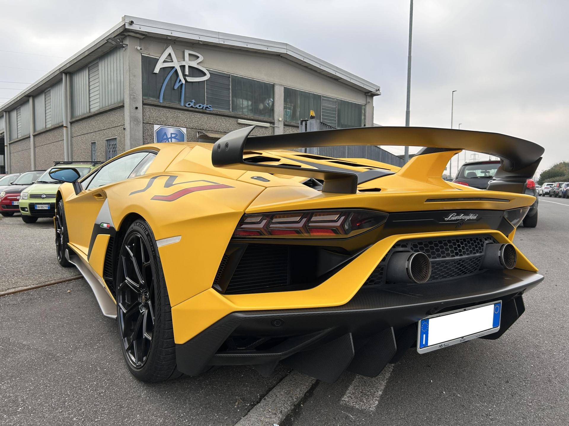AB MOTORS
