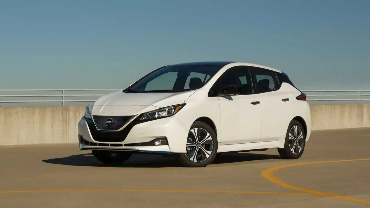 nissan leaf bianca auto elettrica usata