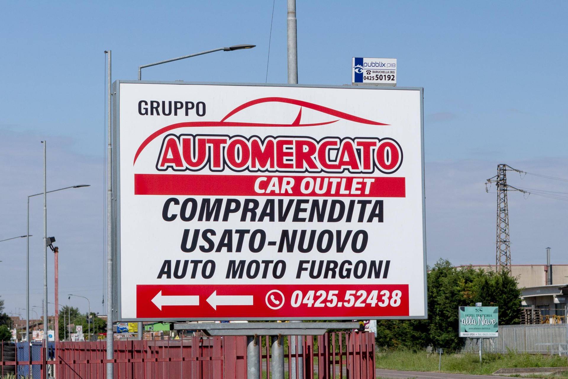 Noleggia la tua *auto*