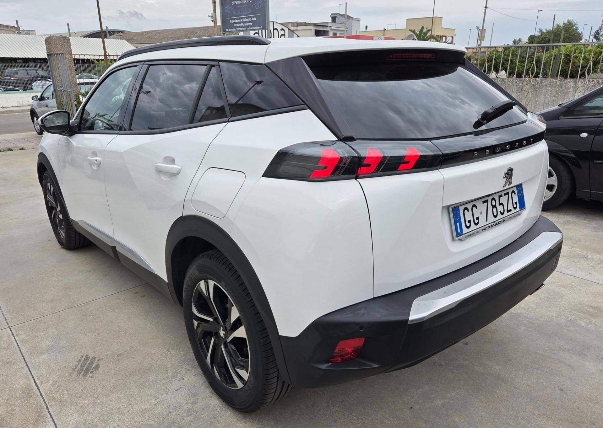 AUTO MILIZIA DI PETRACHI ANTONIO E C. - S.A.S.