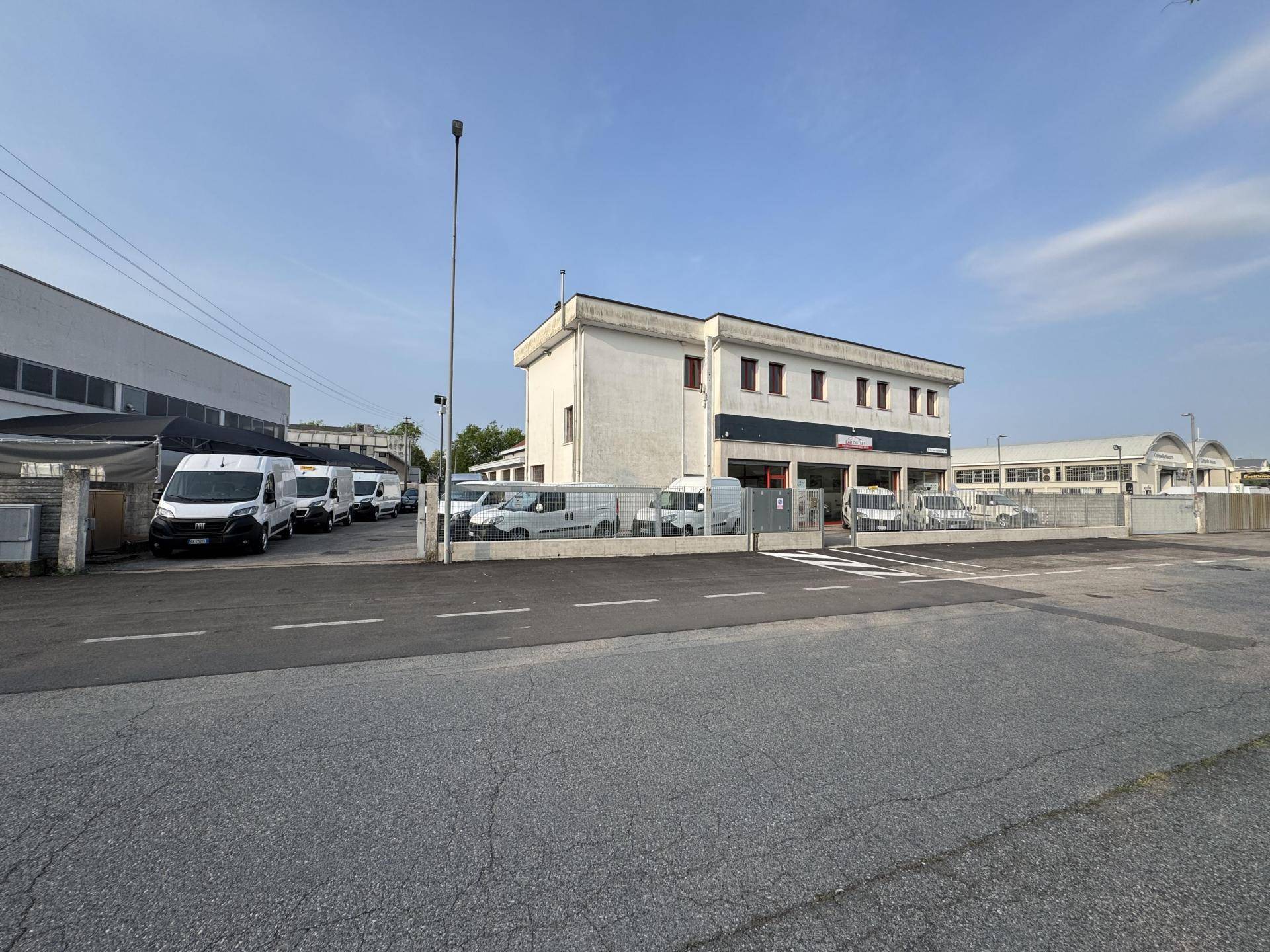 CAR OUTLET VEICOLI COMMERCIALI E AUTO