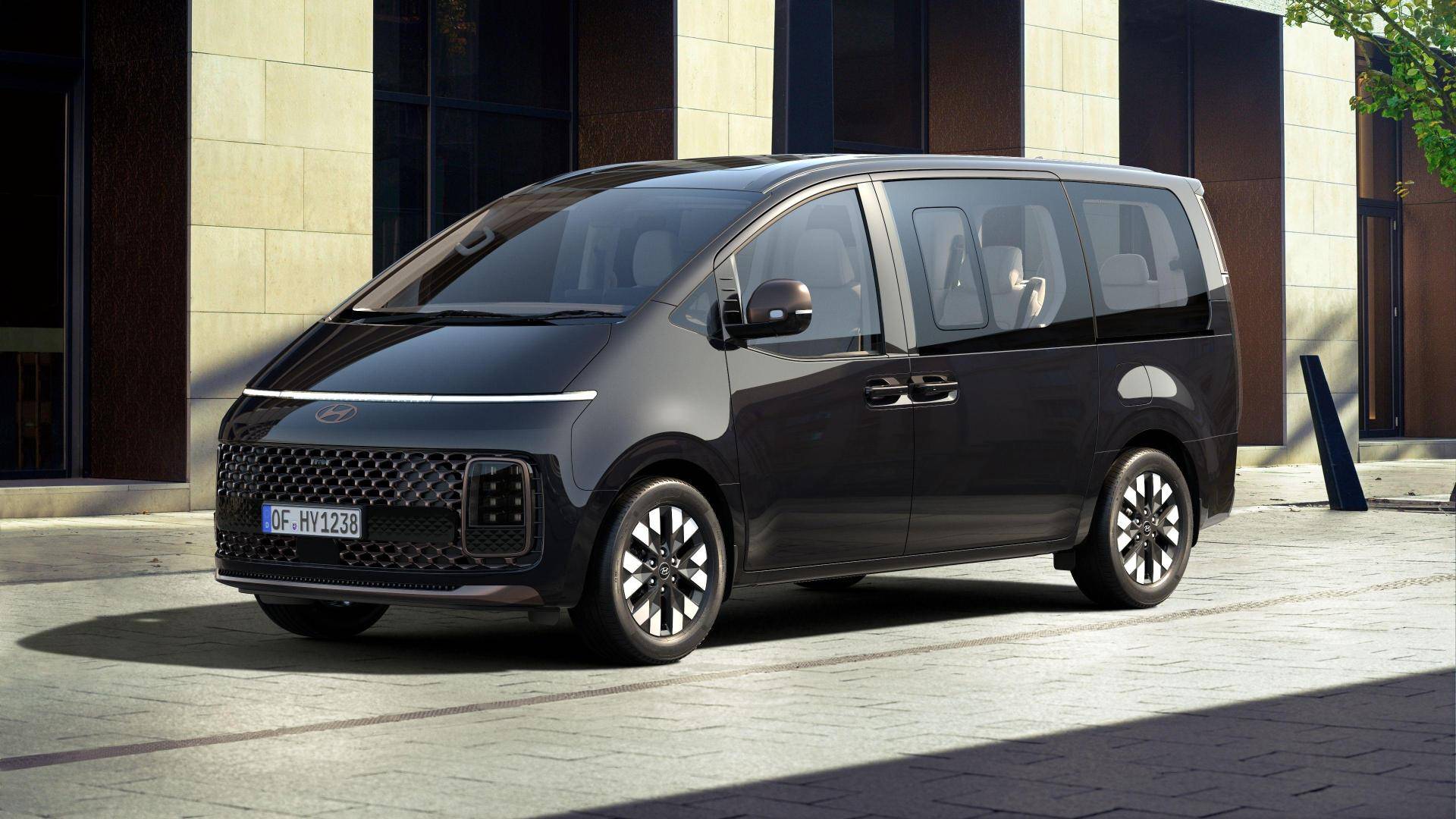 hyundai staria nera auto a 9 posti in esposizione