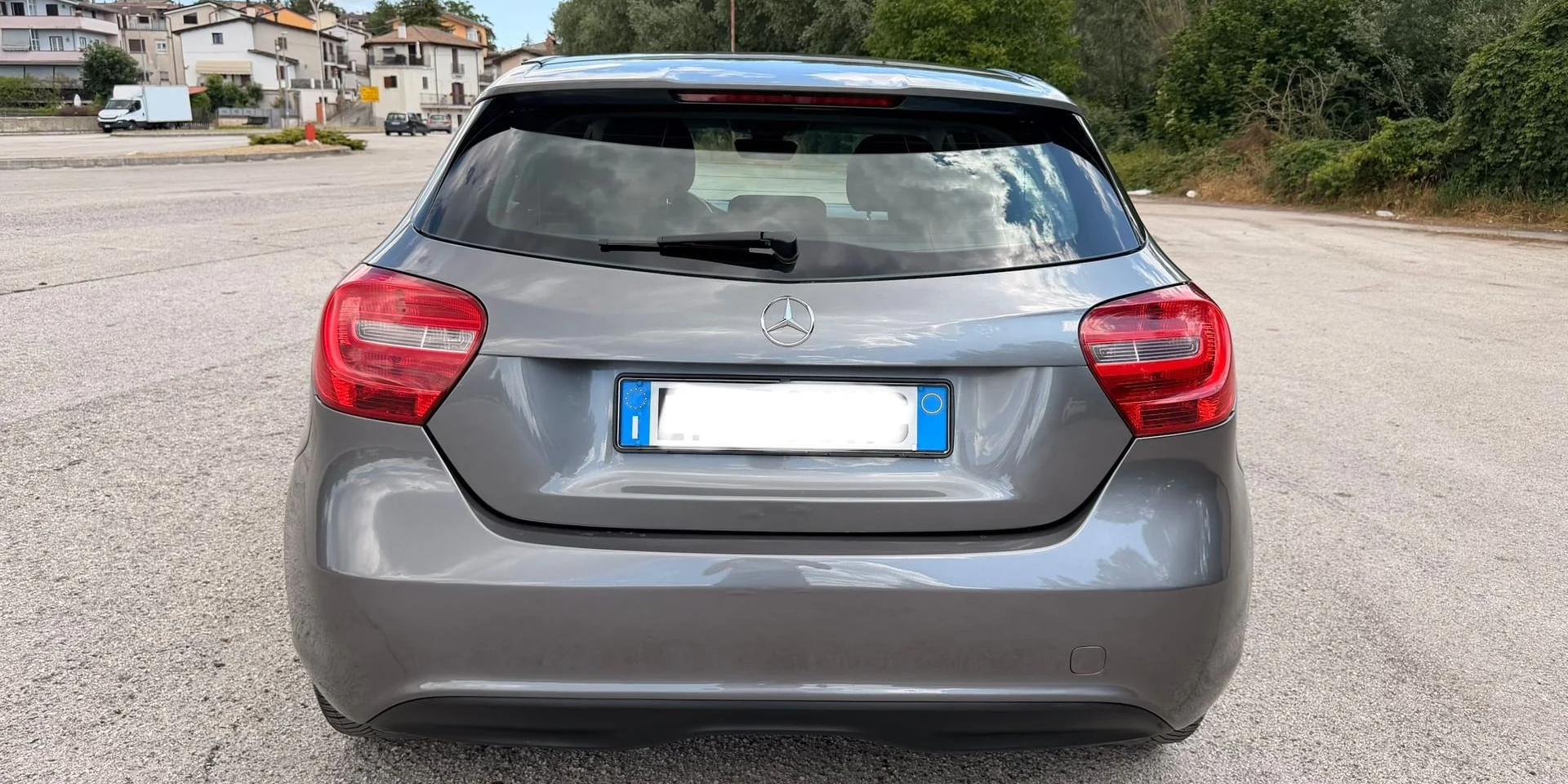 Cerca la tua <br>*prossima* auto