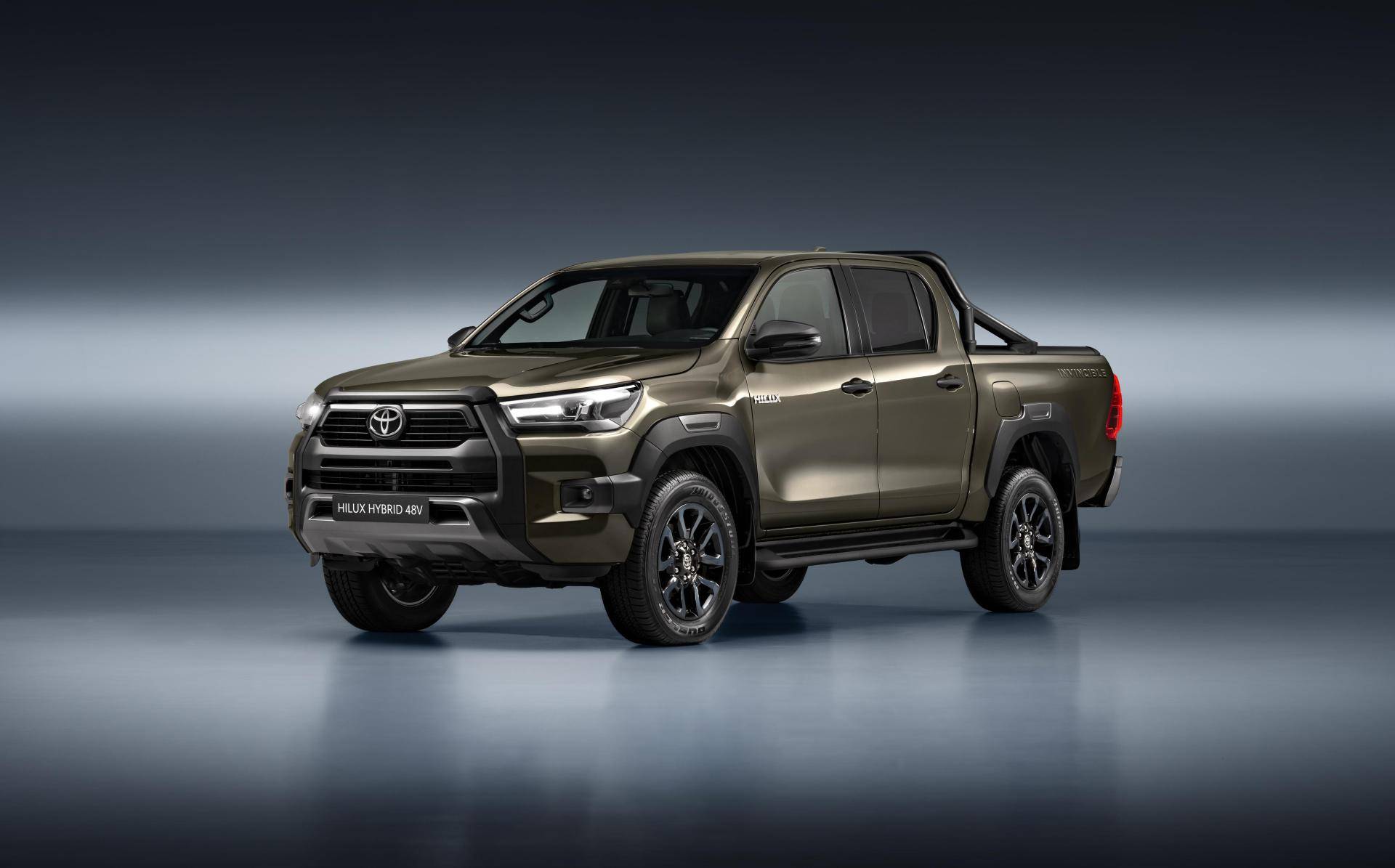 toyota hilux in esposizione