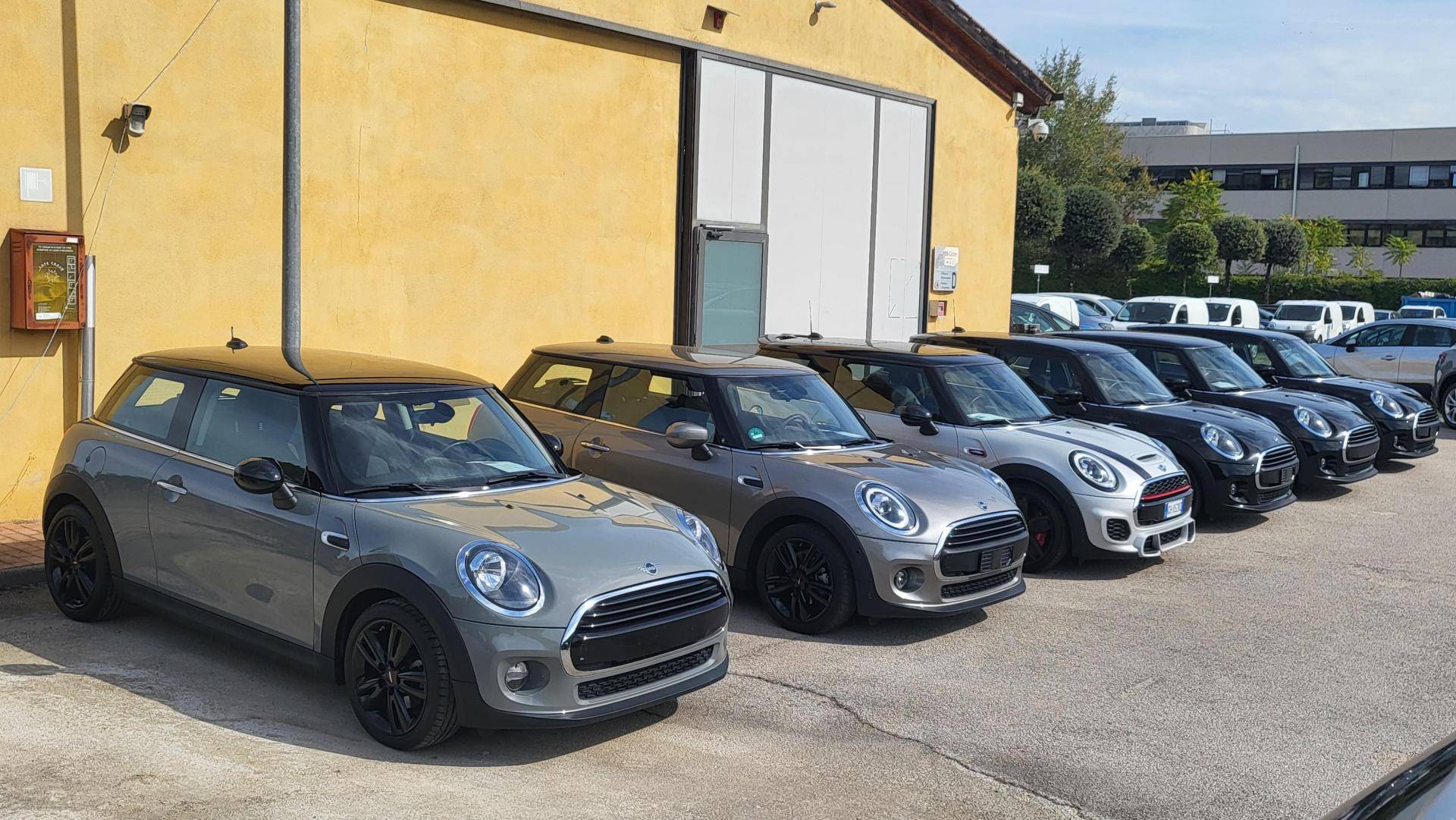 YOUR NEXT CAR S.R.L.