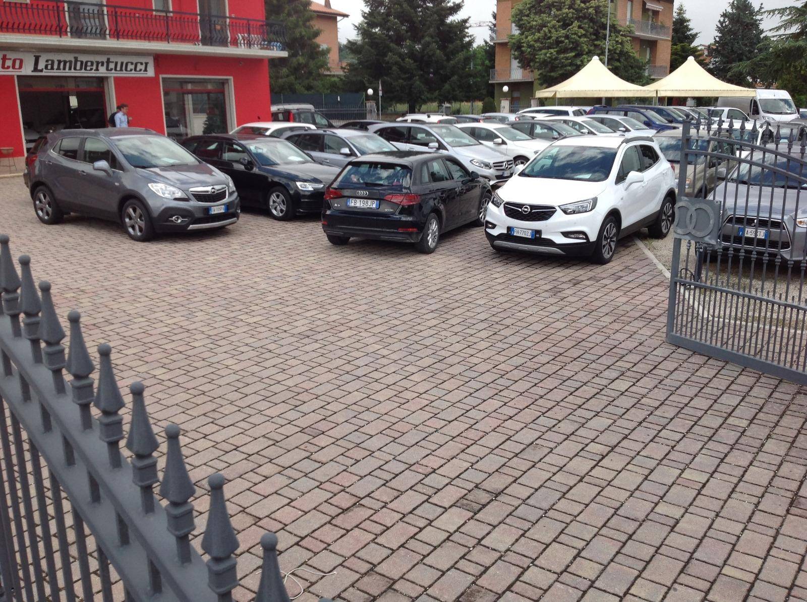 AUTO LAMBERTUCCI