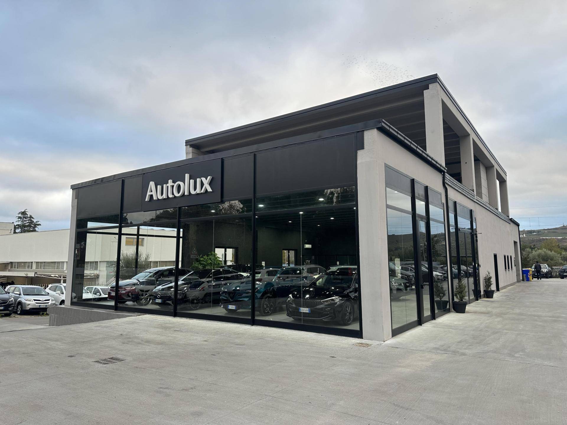 Scegli oggi la tua *nuova* auto