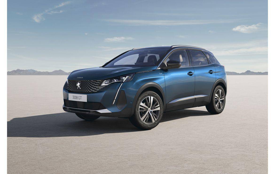 Peugeot 3008 ibrida plug-in usata di colore blu, vista anteriore tre quarti