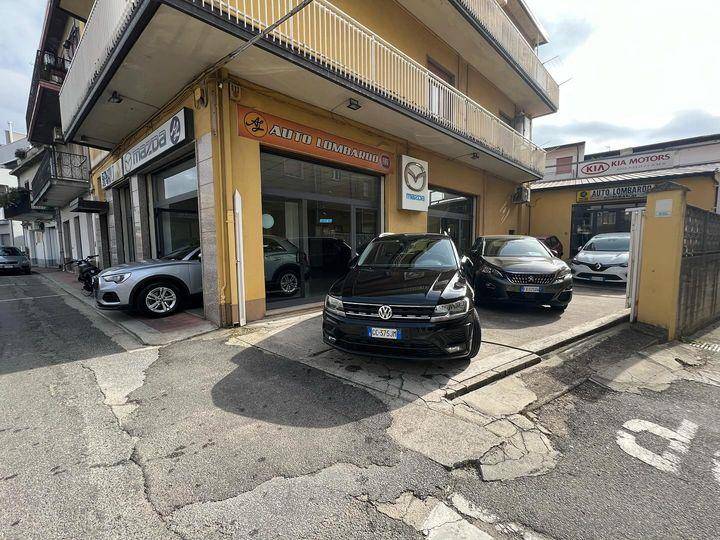 Auto Lombardo
