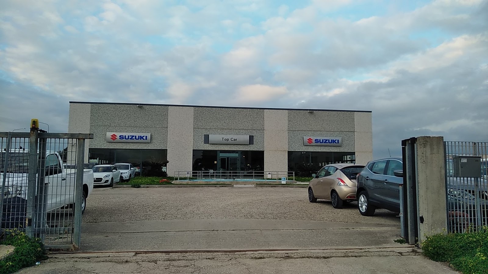 TOP CAR AND BUSINESS SRL