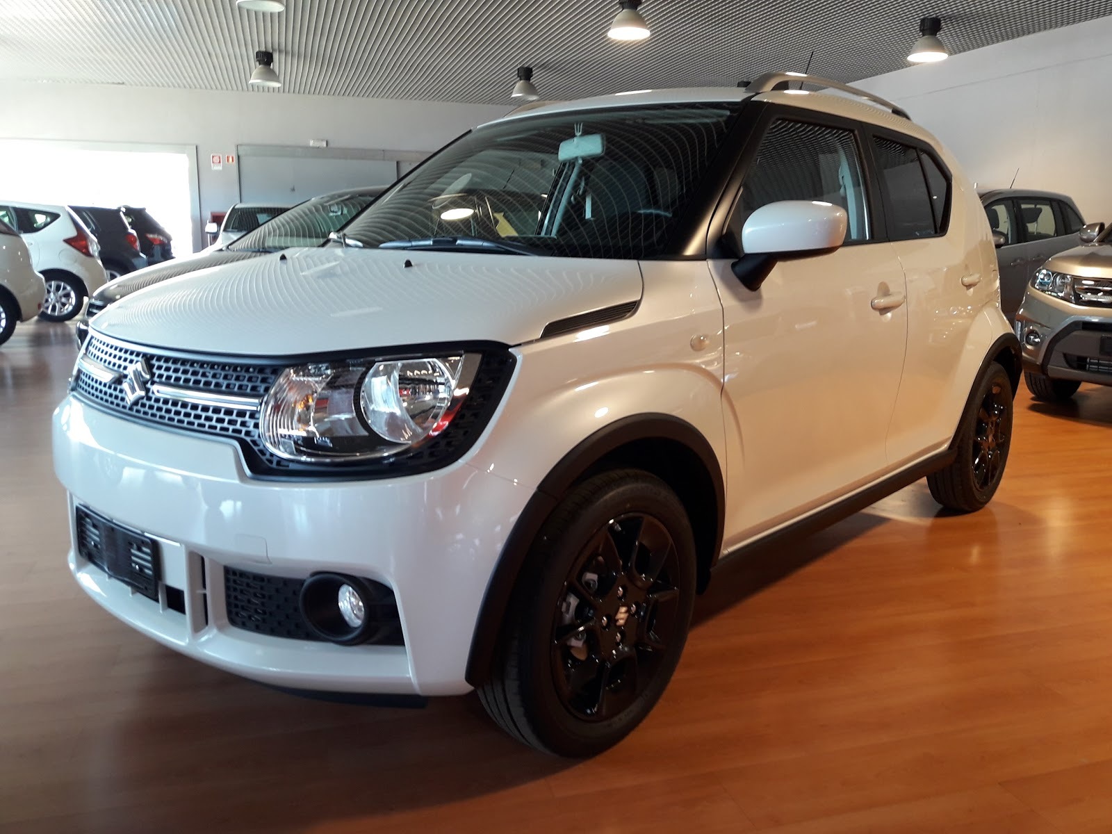 TOP CAR AND BUSINESS SRL