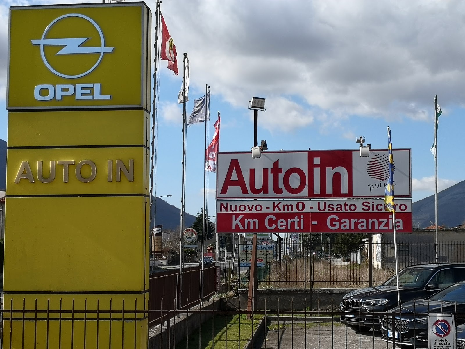 AUTO IN POINT SURL
