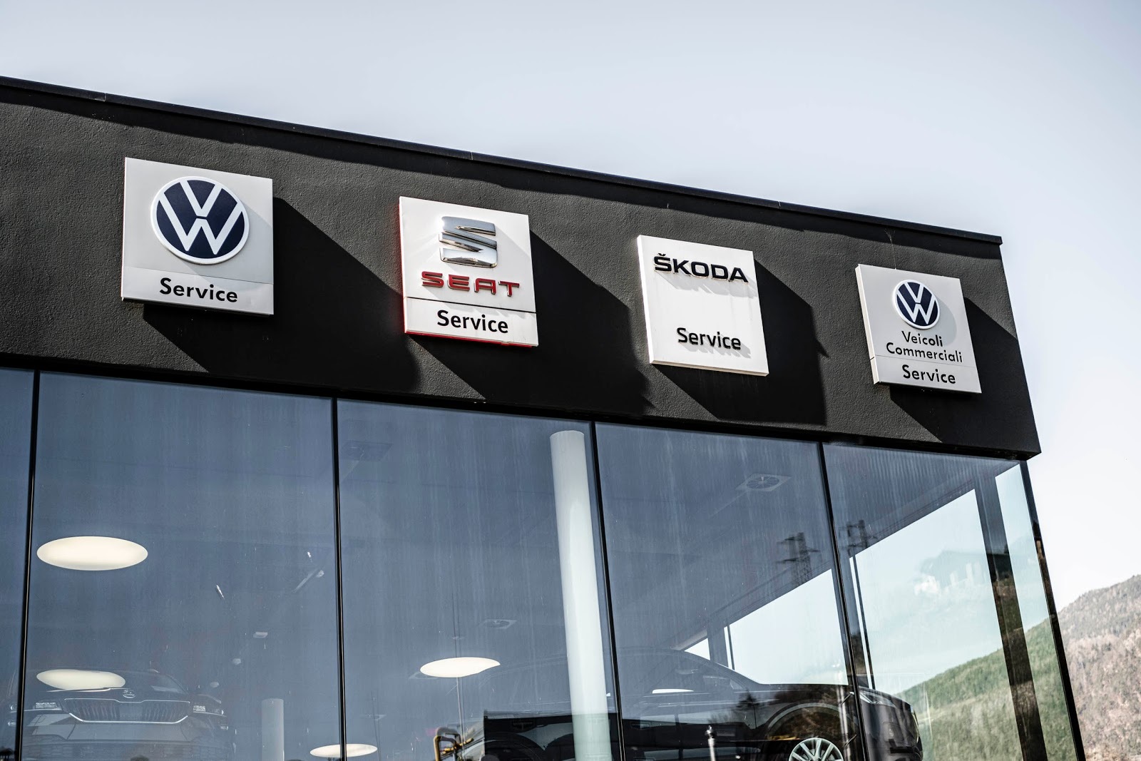 AUTO HOFER SALES SRL