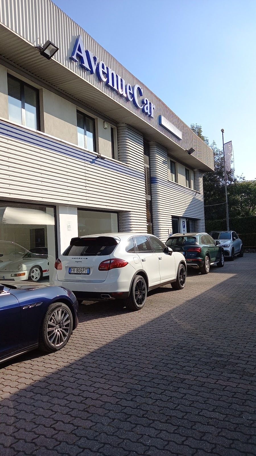 AVENUECAR