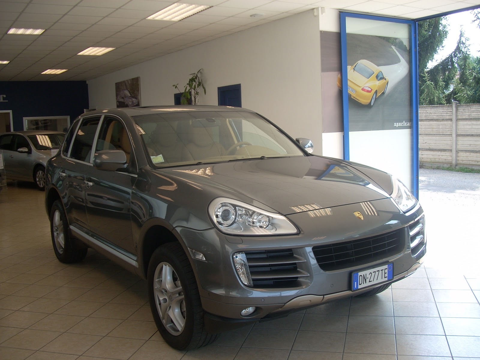 SPORT CAR