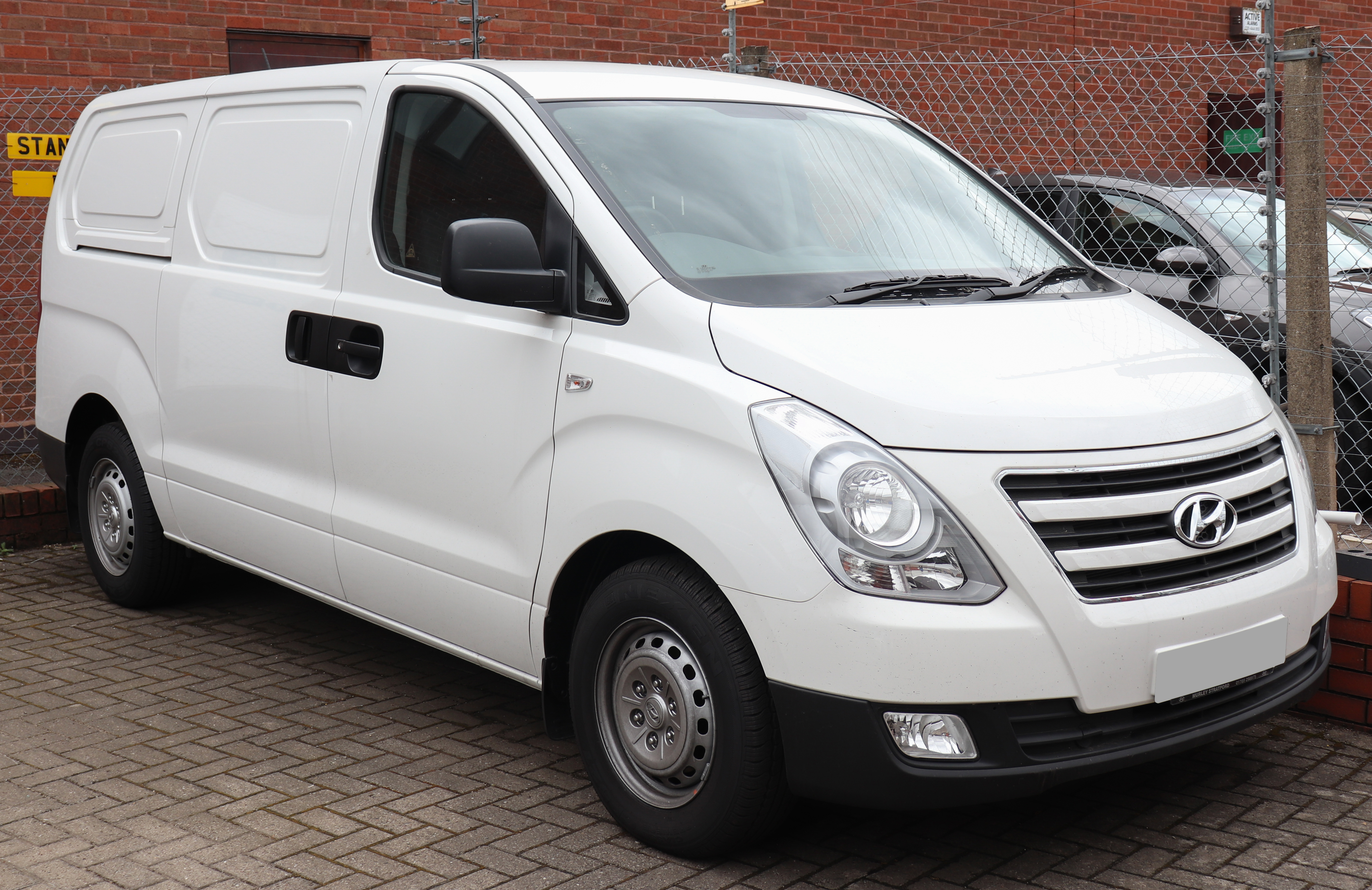 Hyundai H-1