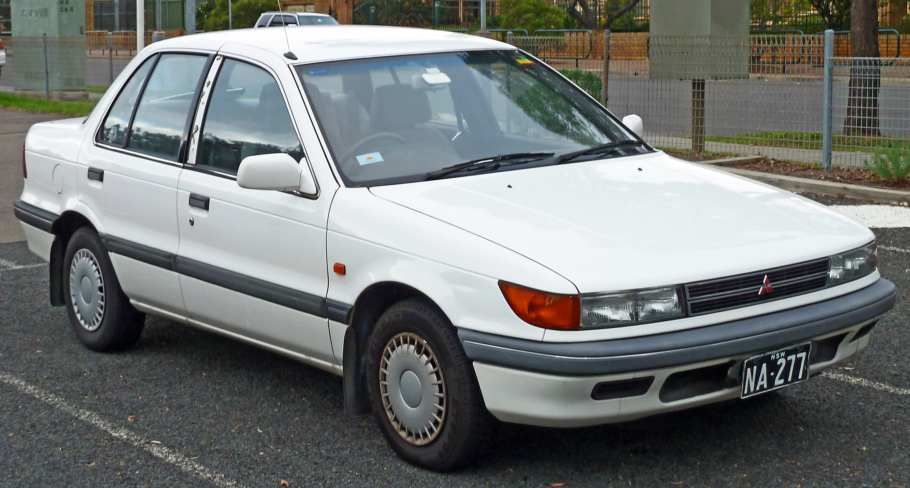 Mitsubishi Carisma
