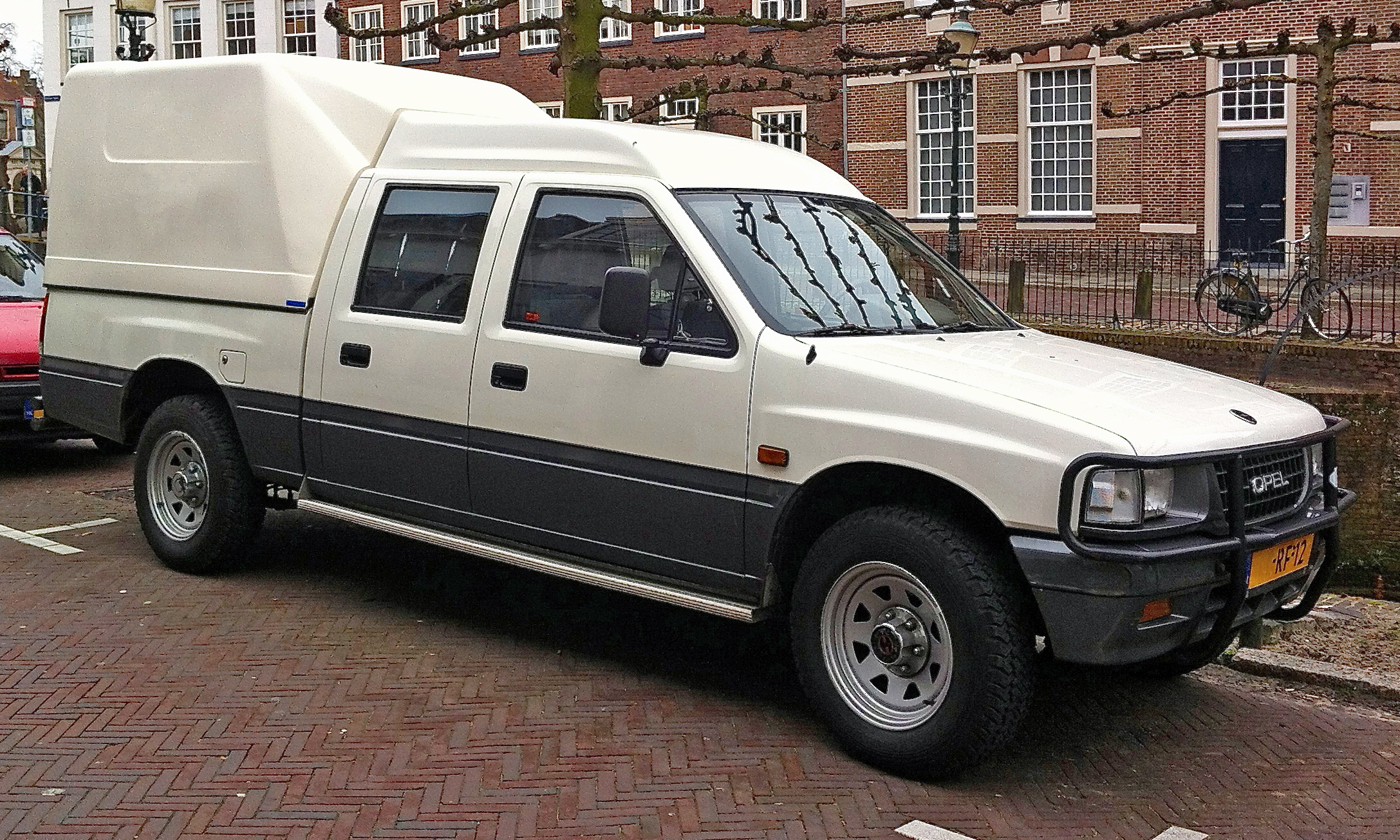 Opel Campo