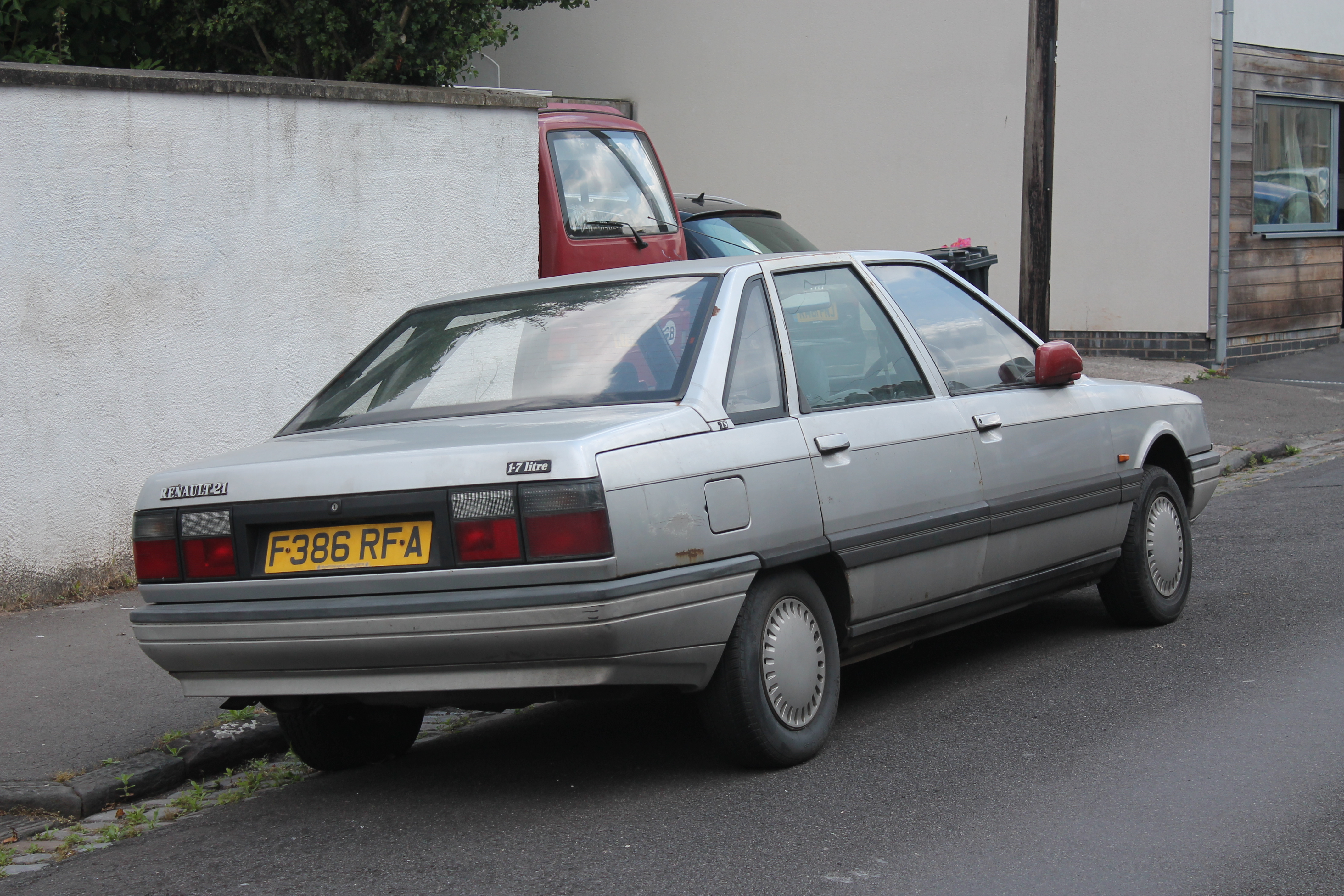 Renault 21