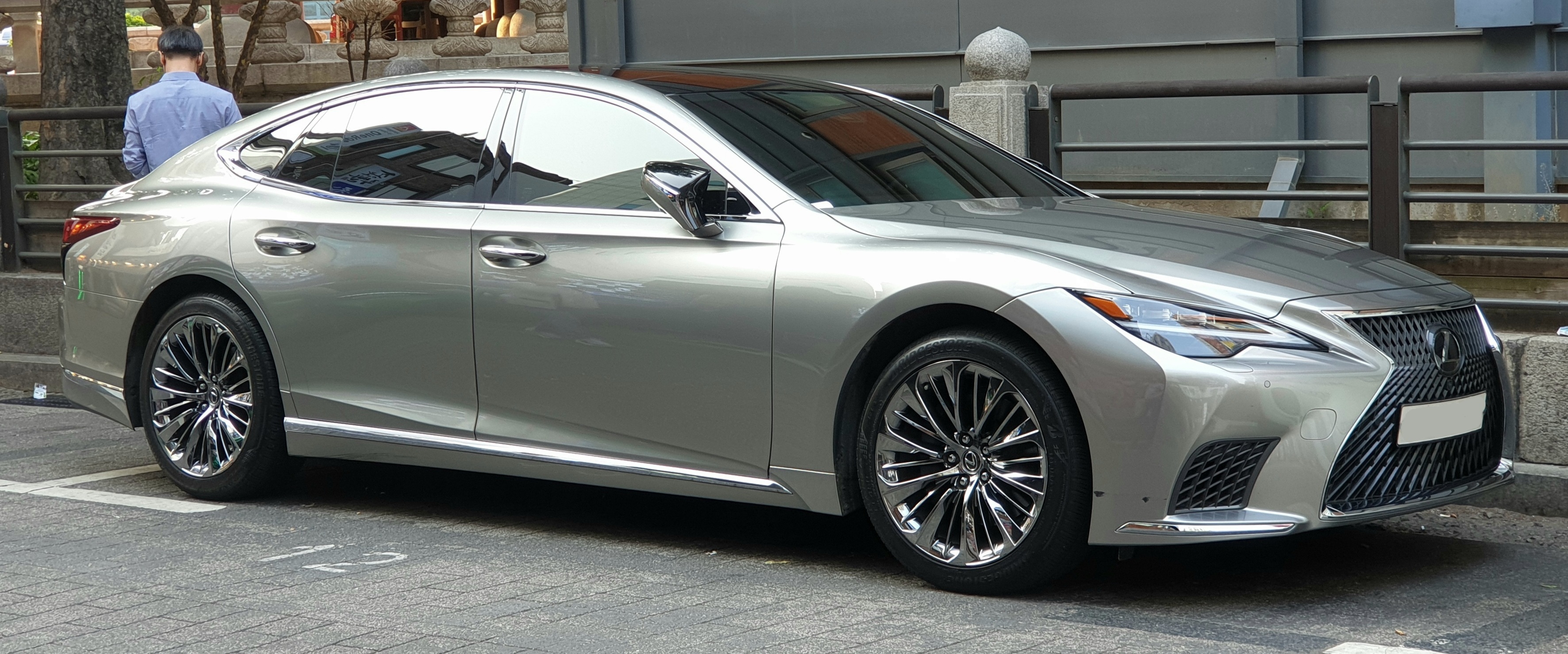 Toyota Lexus LS