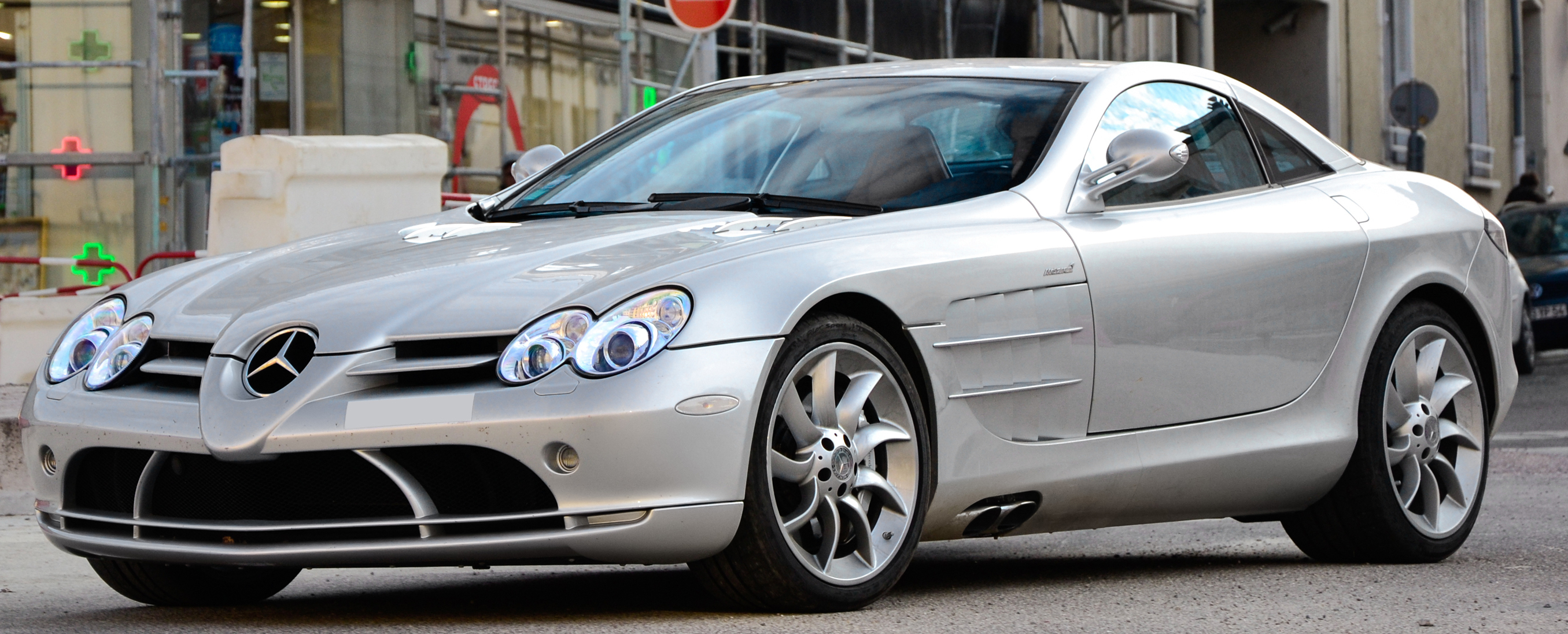 Mercedes-Benz SLR
