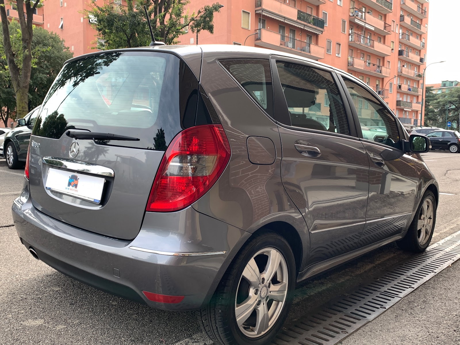 M-M MOTORS - MILANO EST