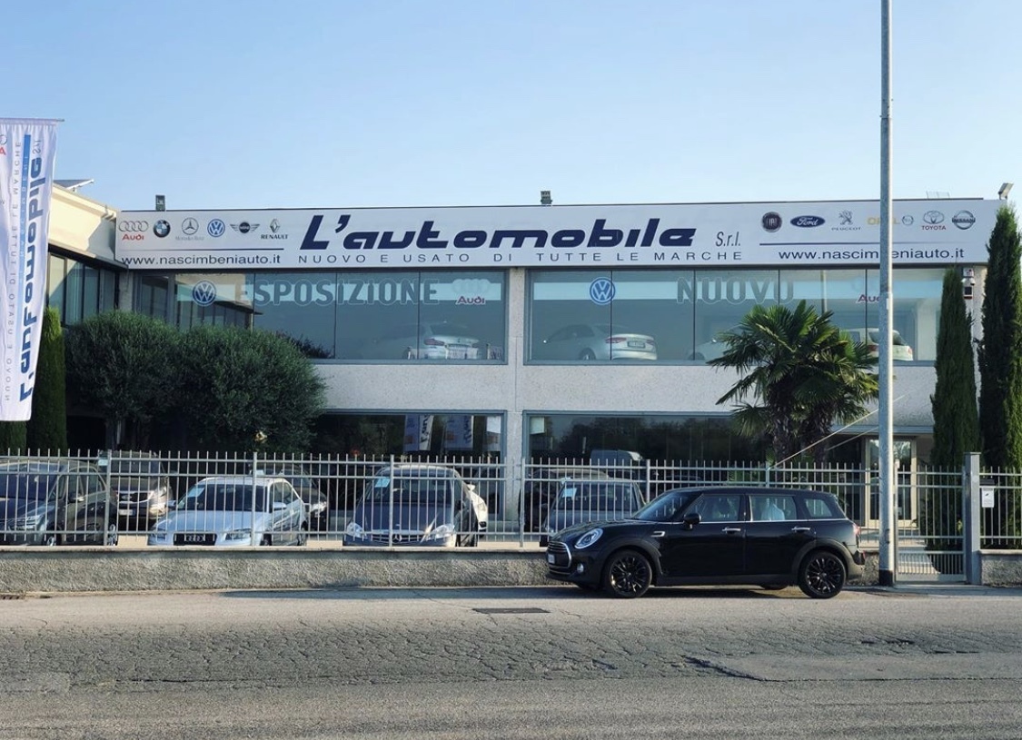 L' AUTOMOBILE SRL